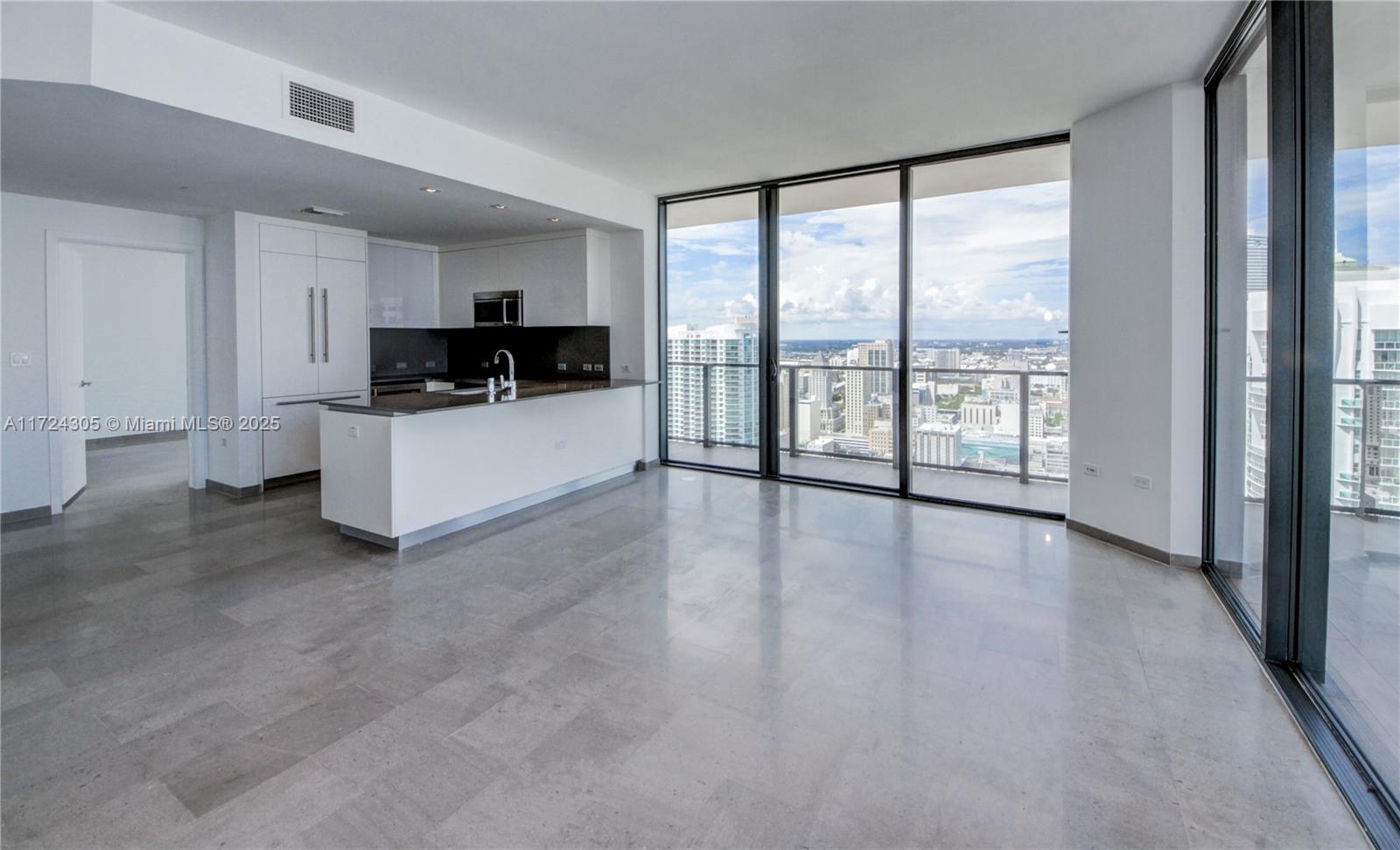 68 SE 6th St #3511, Miami FL 33131