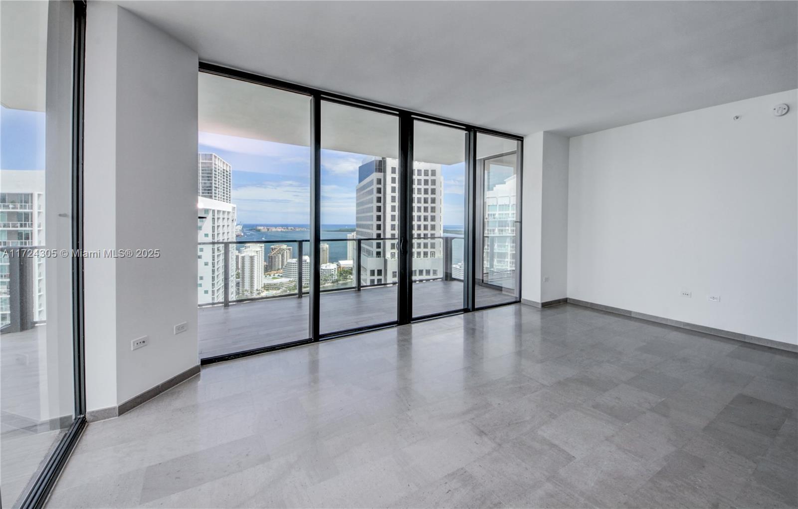 68 SE 6th St #3511, Miami FL 33131