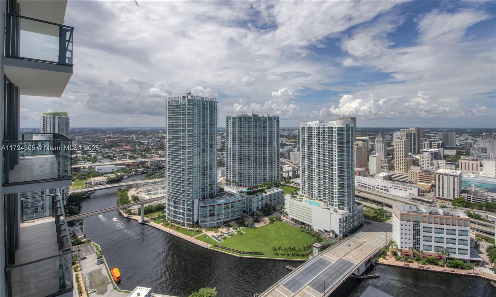 68 SE 6th St #3511, Miami FL 33131
