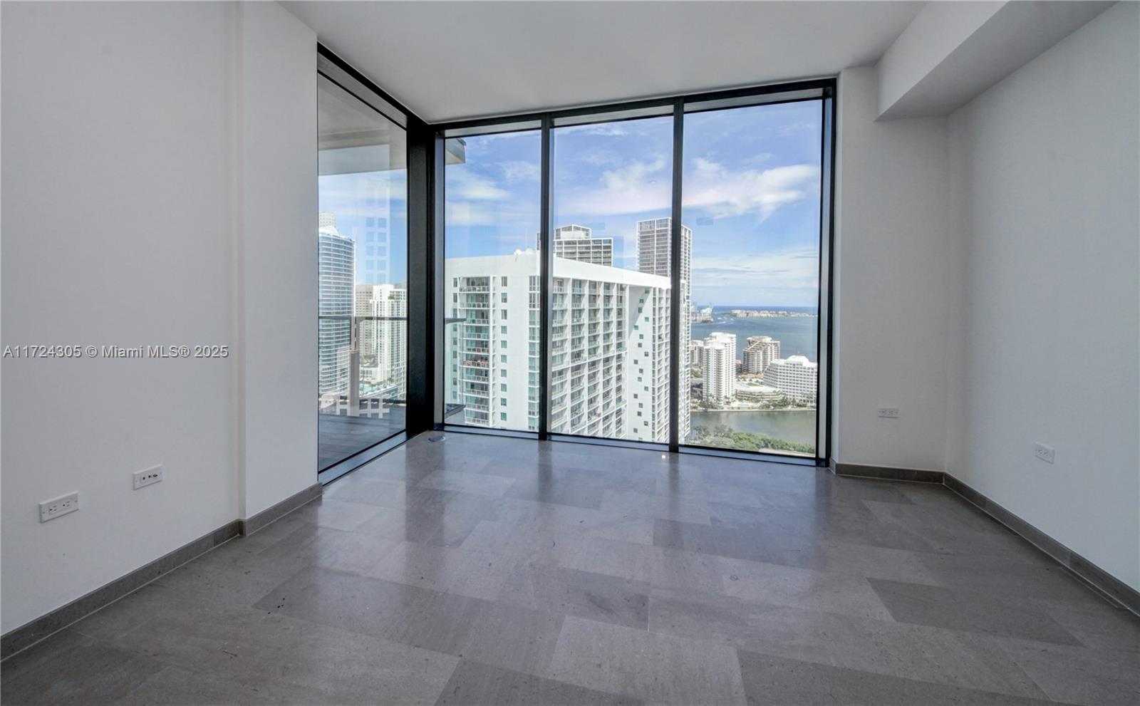 68 SE 6th St #3511, Miami FL 33131