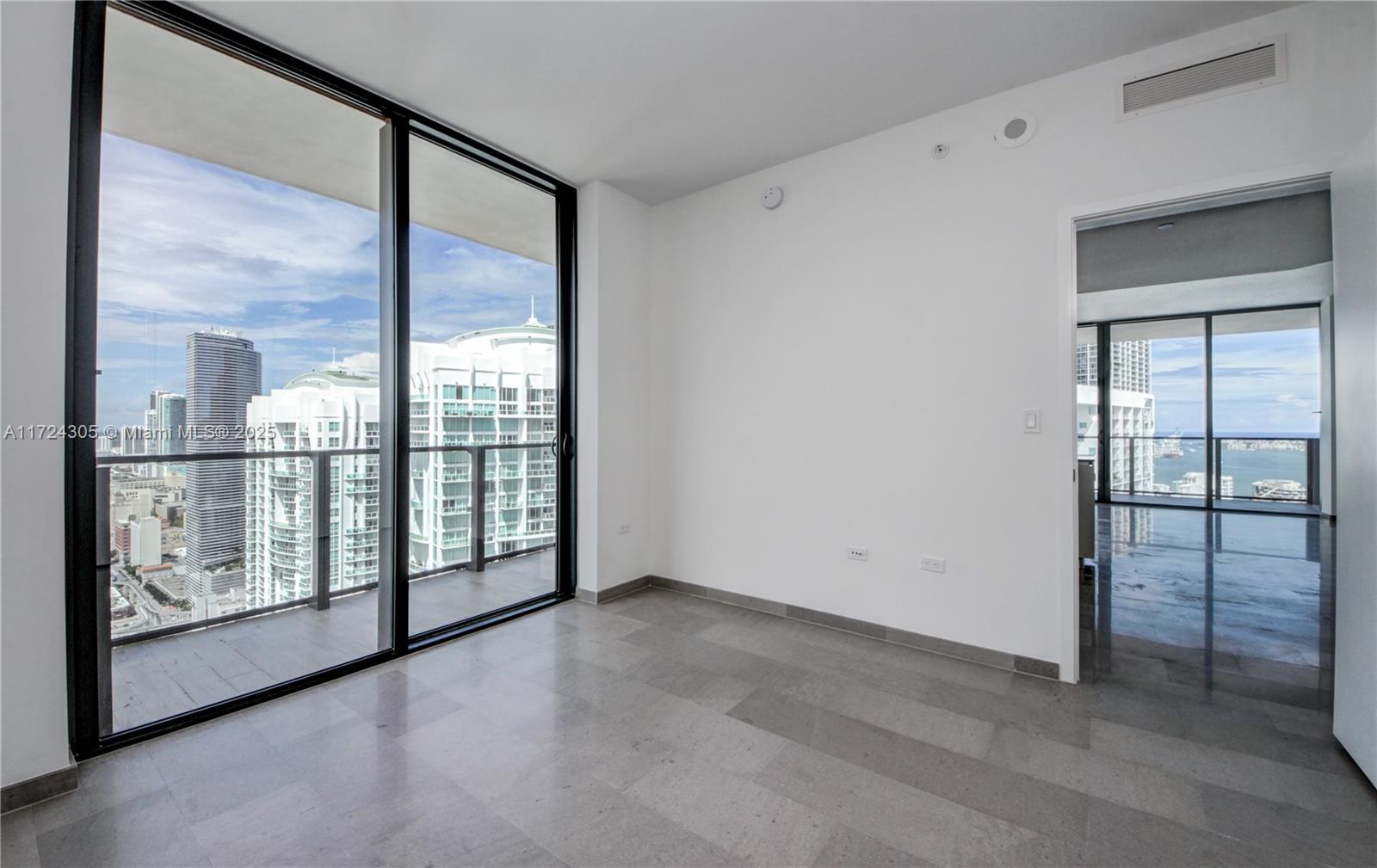 68 SE 6th St #3511, Miami FL 33131