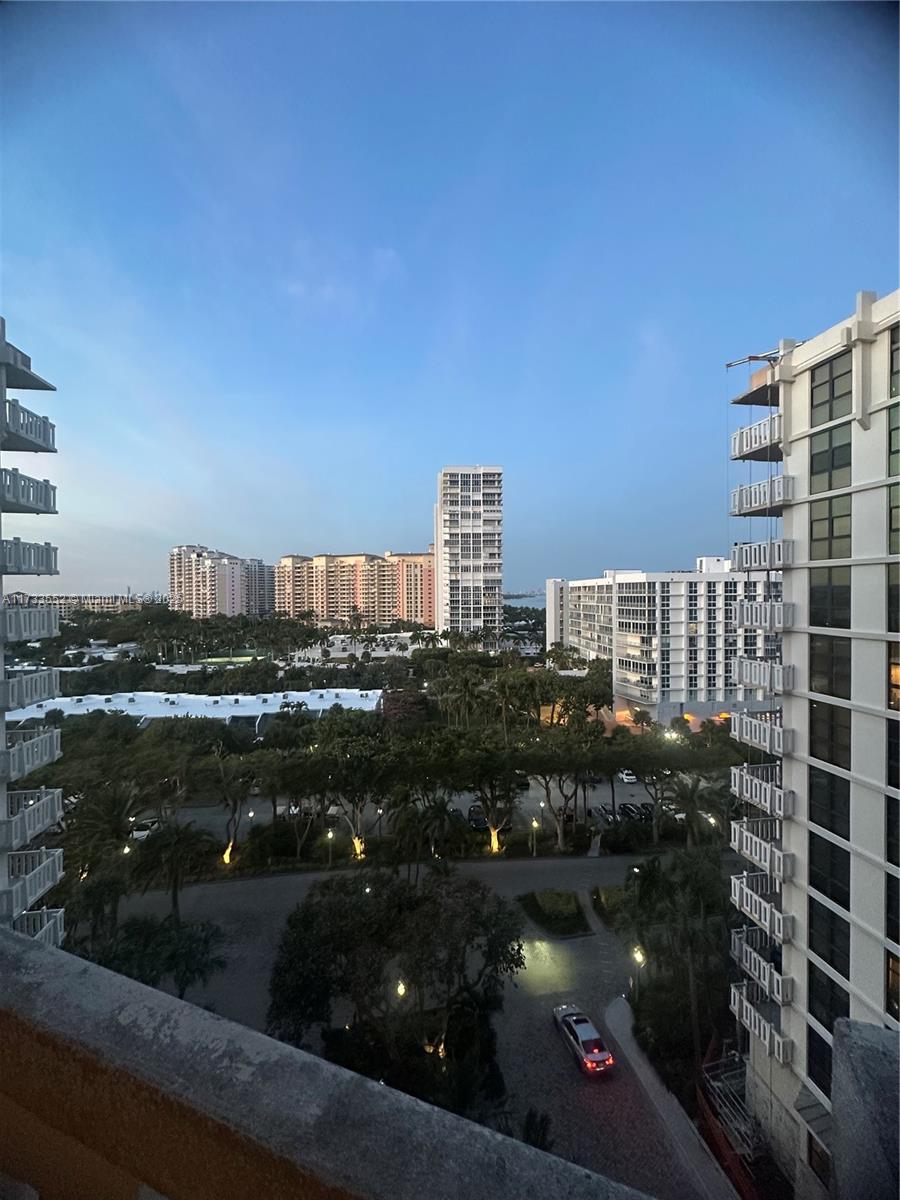 1121 Crandon Blvd #E904, Key Biscayne FL 33149