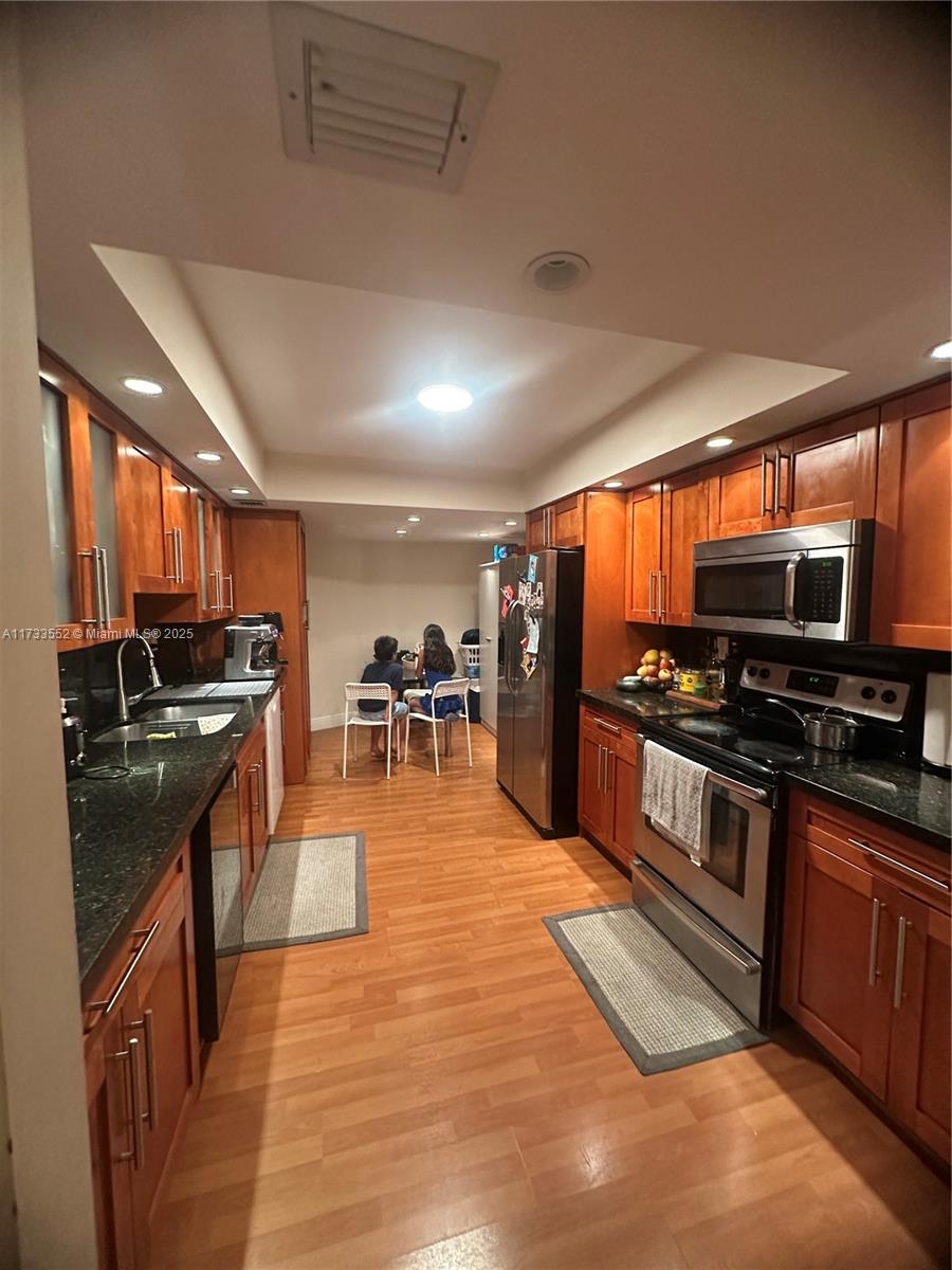 1121 Crandon Blvd #E904, Key Biscayne FL 33149