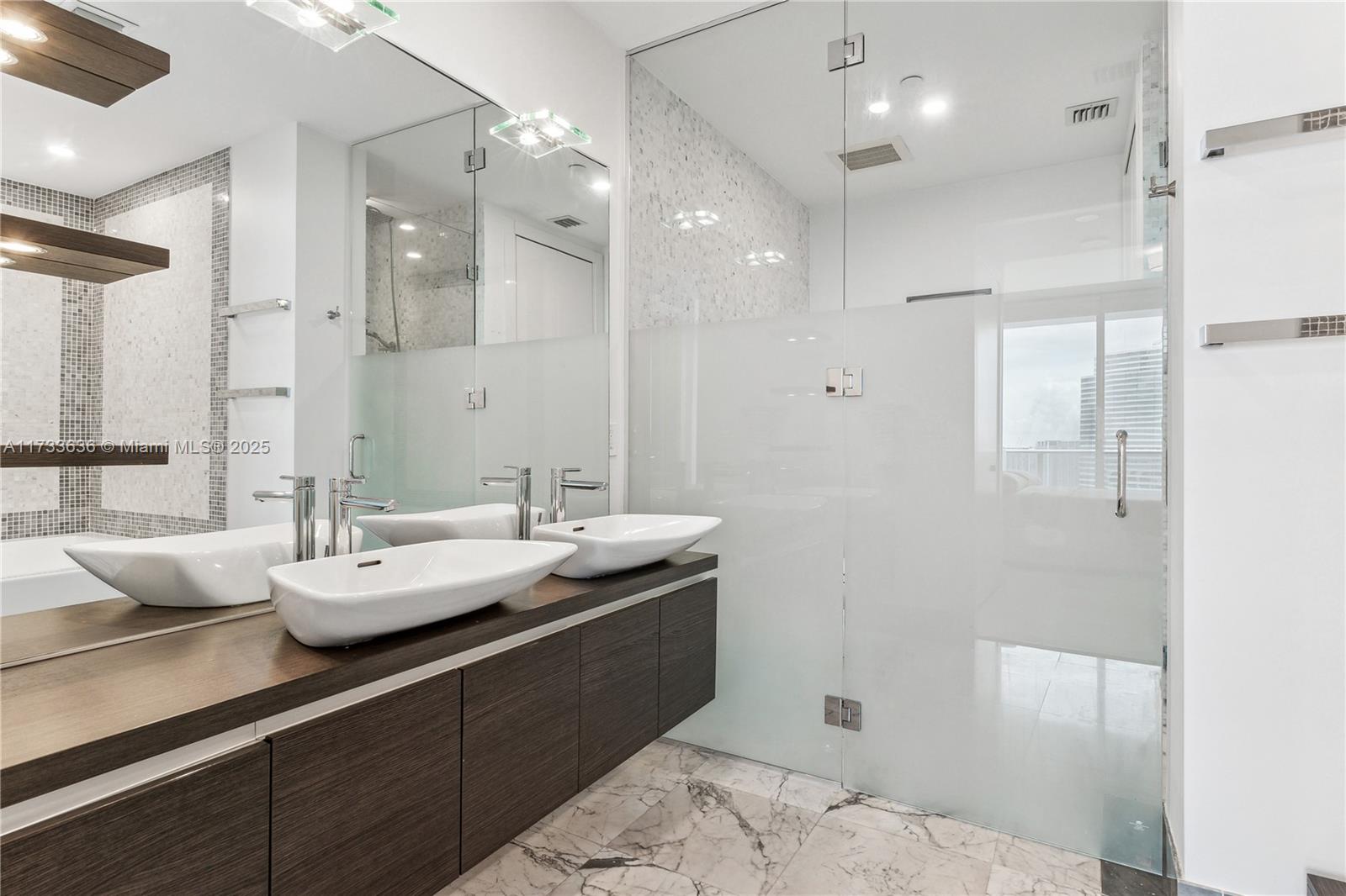 200 Biscayne Boulevard Way #4912, Miami FL 33131