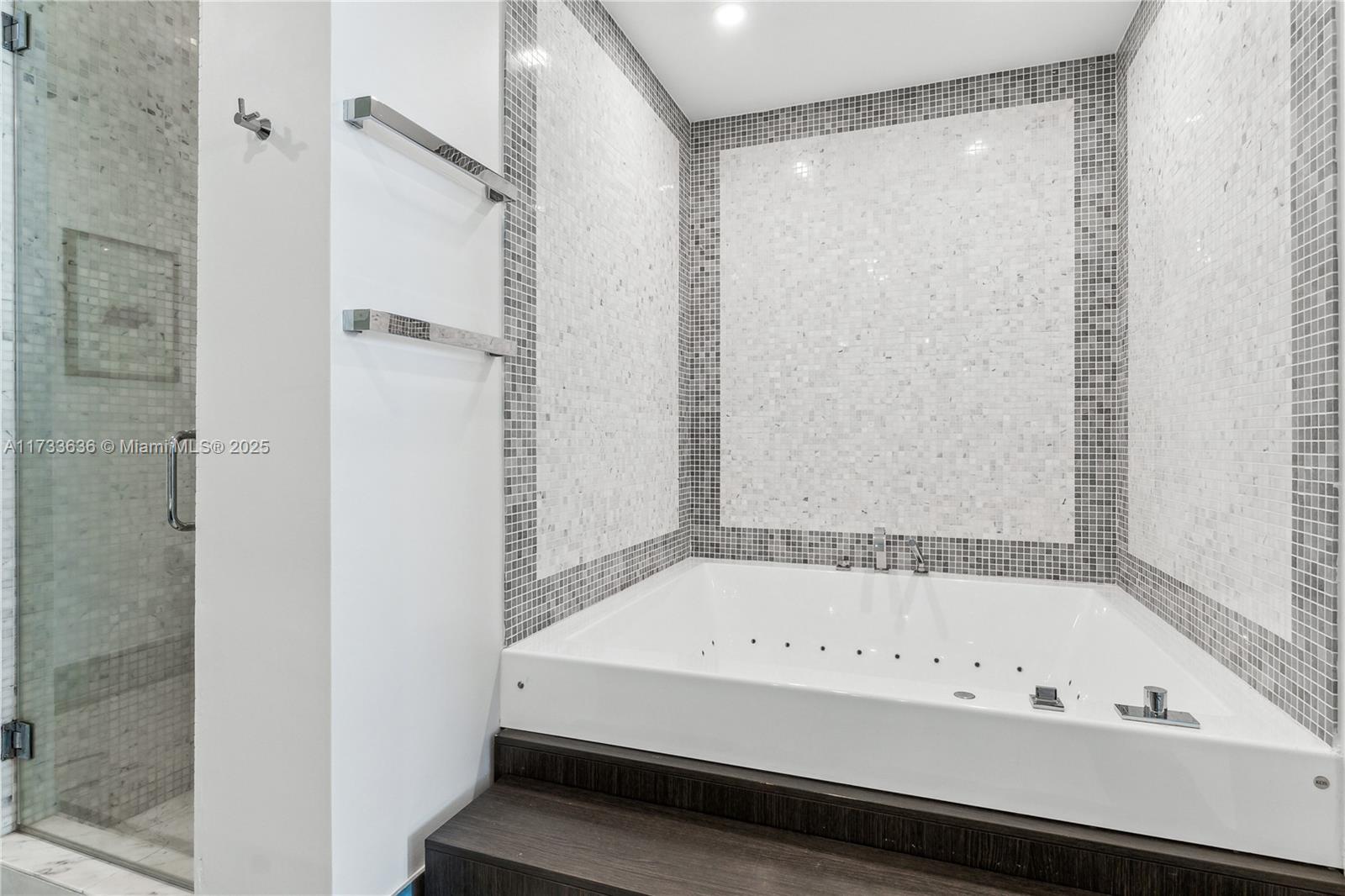 200 Biscayne Boulevard Way #4912, Miami FL 33131