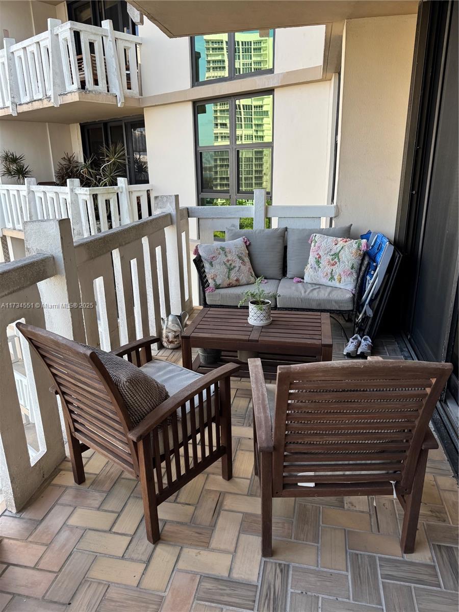 1121 Crandon Blvd #E904, Key Biscayne FL 33149