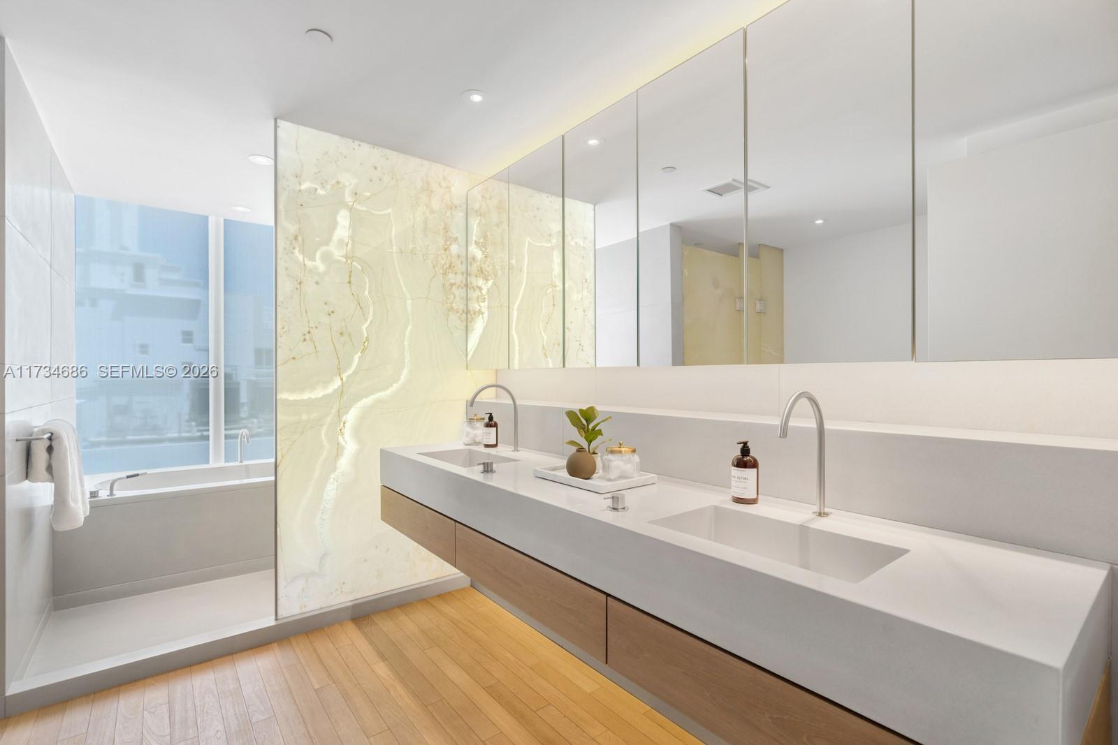 2901 Collins Ave #1001, Miami Beach FL 33140
