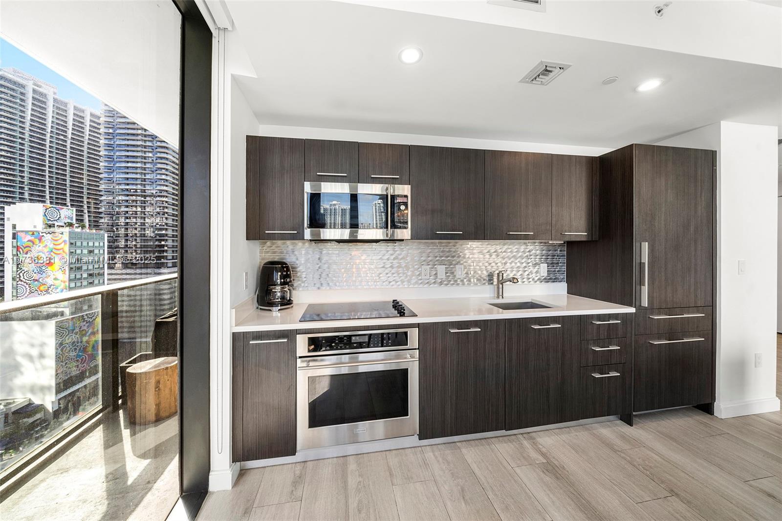 55 SW 9th St #1701, Miami FL 33130