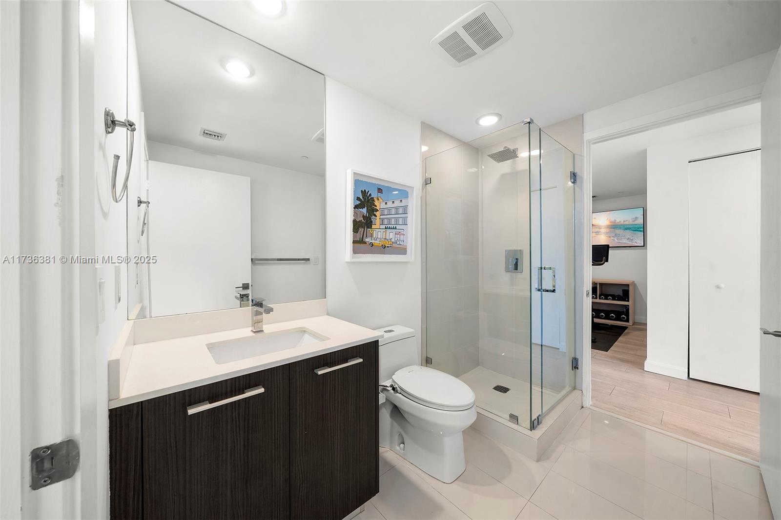 55 SW 9th St #1701, Miami FL 33130