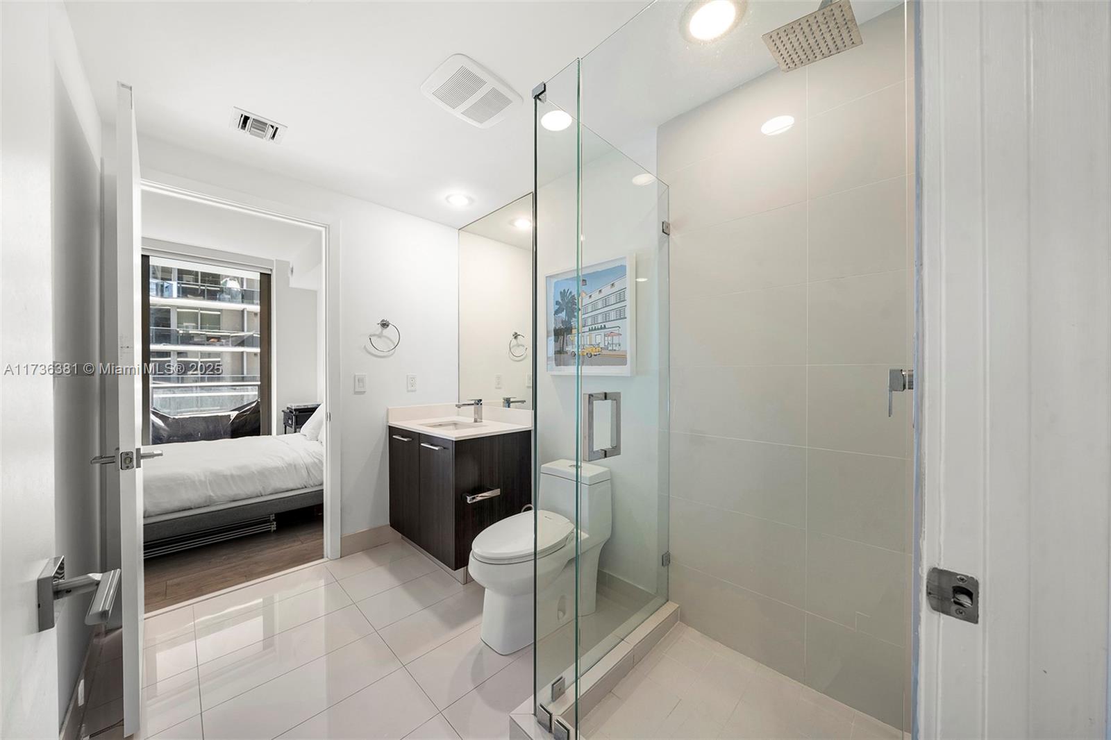 55 SW 9th St #1701, Miami FL 33130