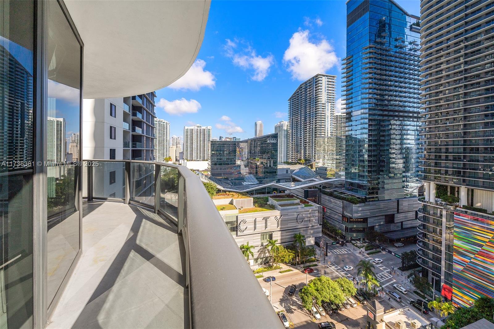 55 SW 9th St #1701, Miami FL 33130