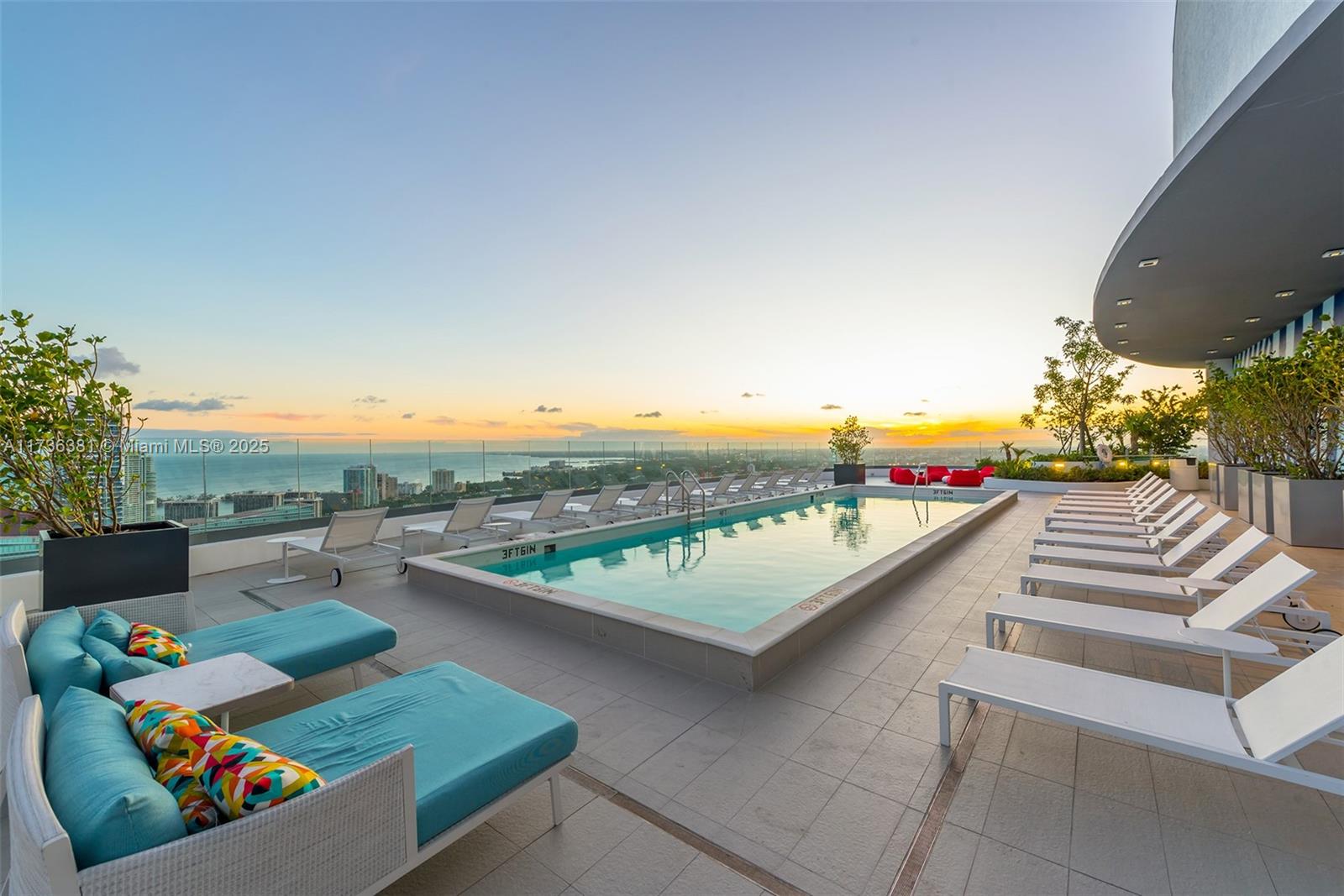 55 SW 9th St #1701, Miami FL 33130