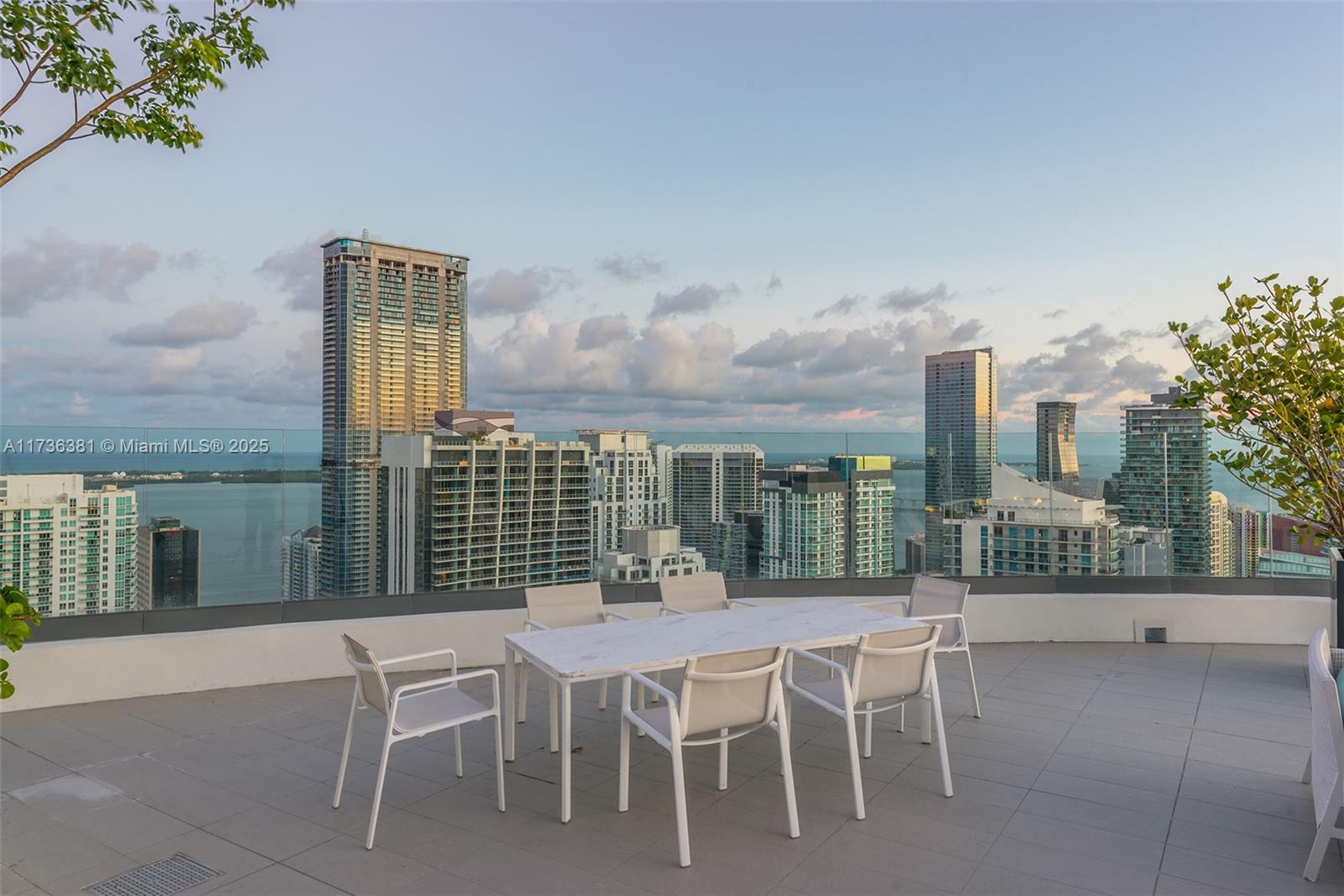 55 SW 9th St #1701, Miami FL 33130