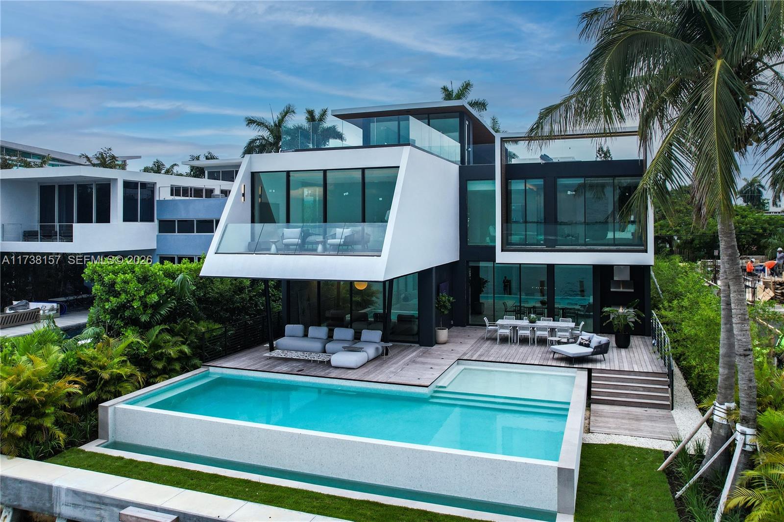 1369 N Venetian Way, Miami FL 33139