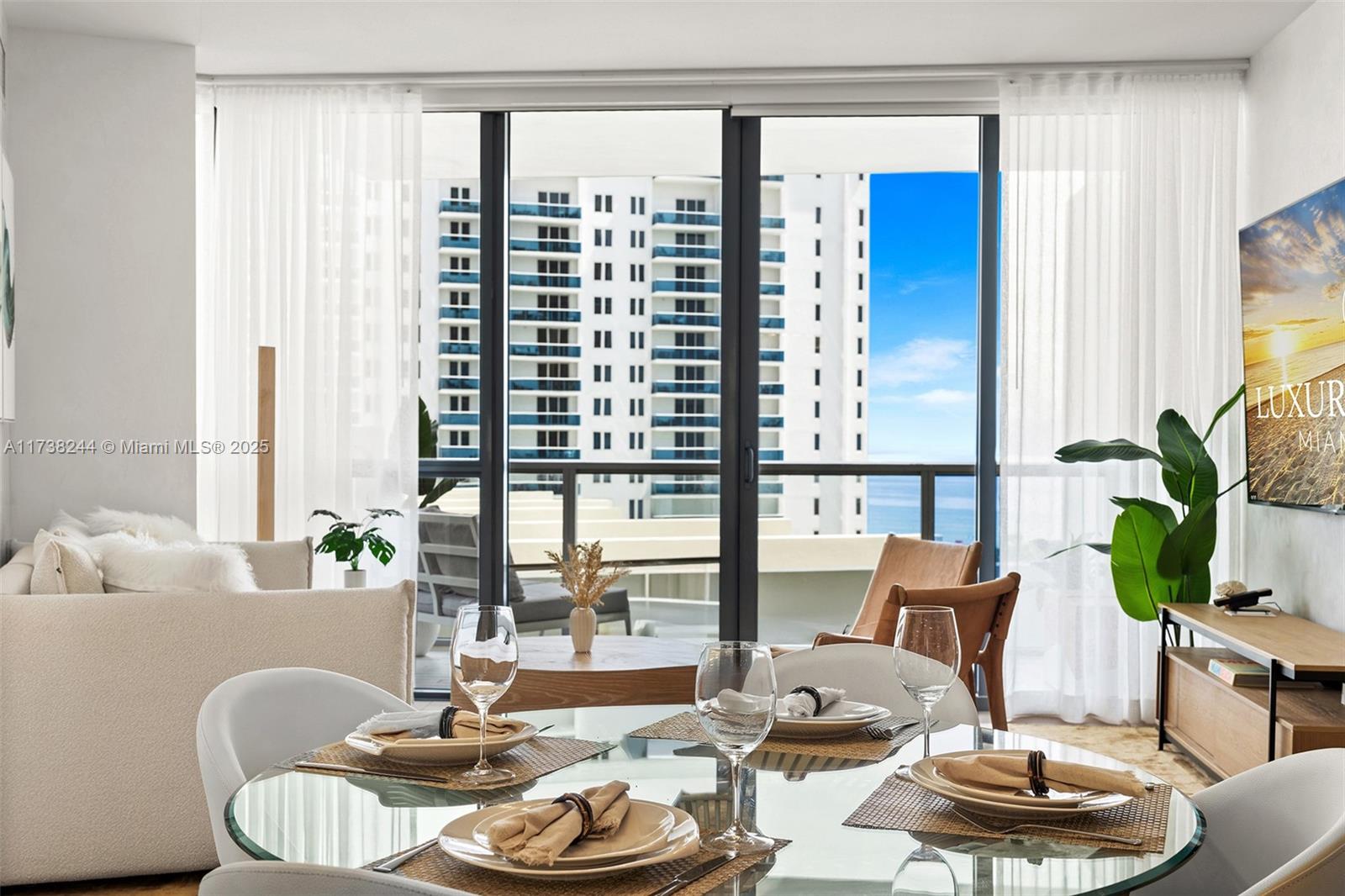 2201 Collins Ave #811, Miami Beach FL 33139