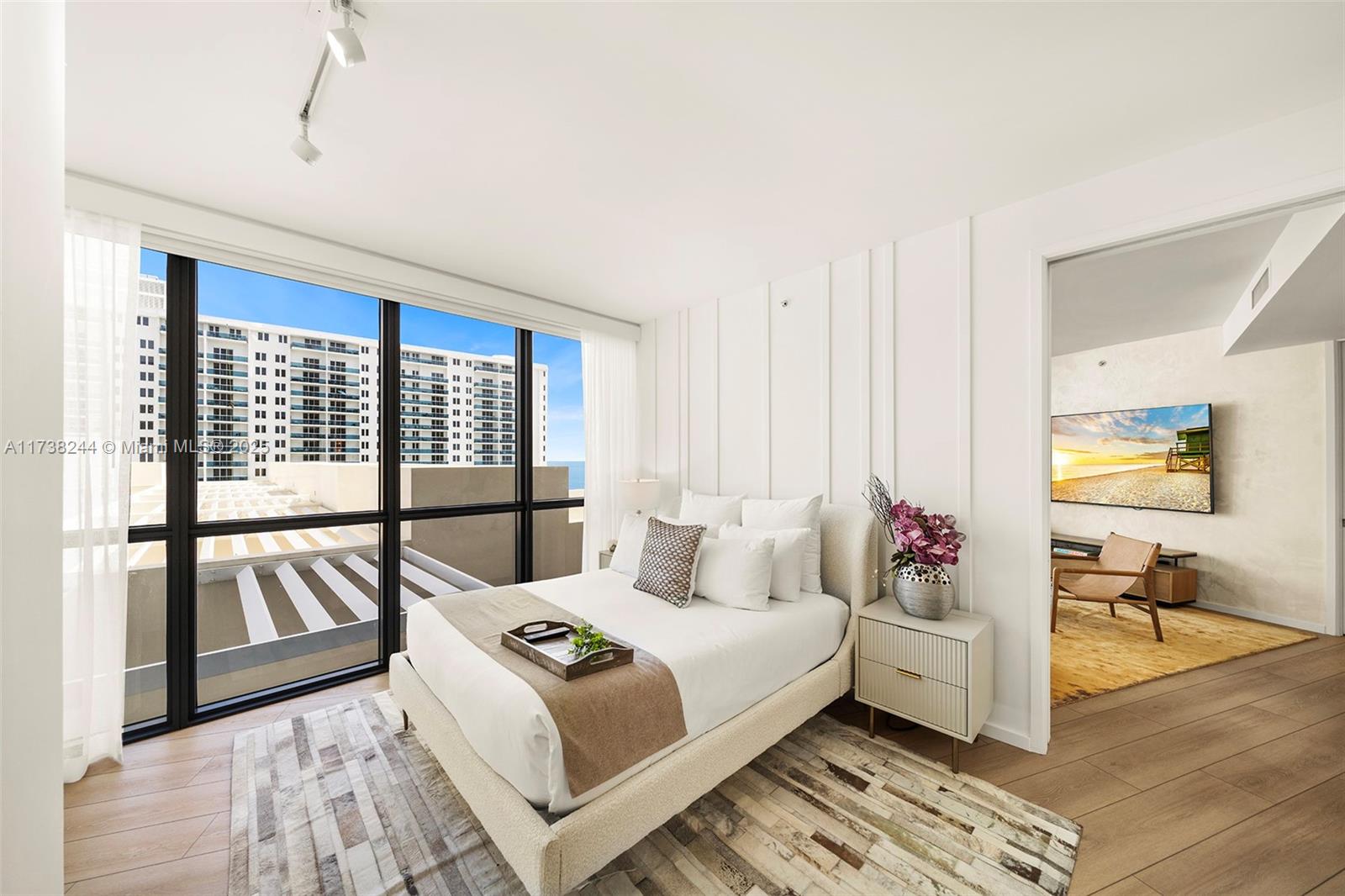 2201 Collins Ave #811, Miami Beach FL 33139