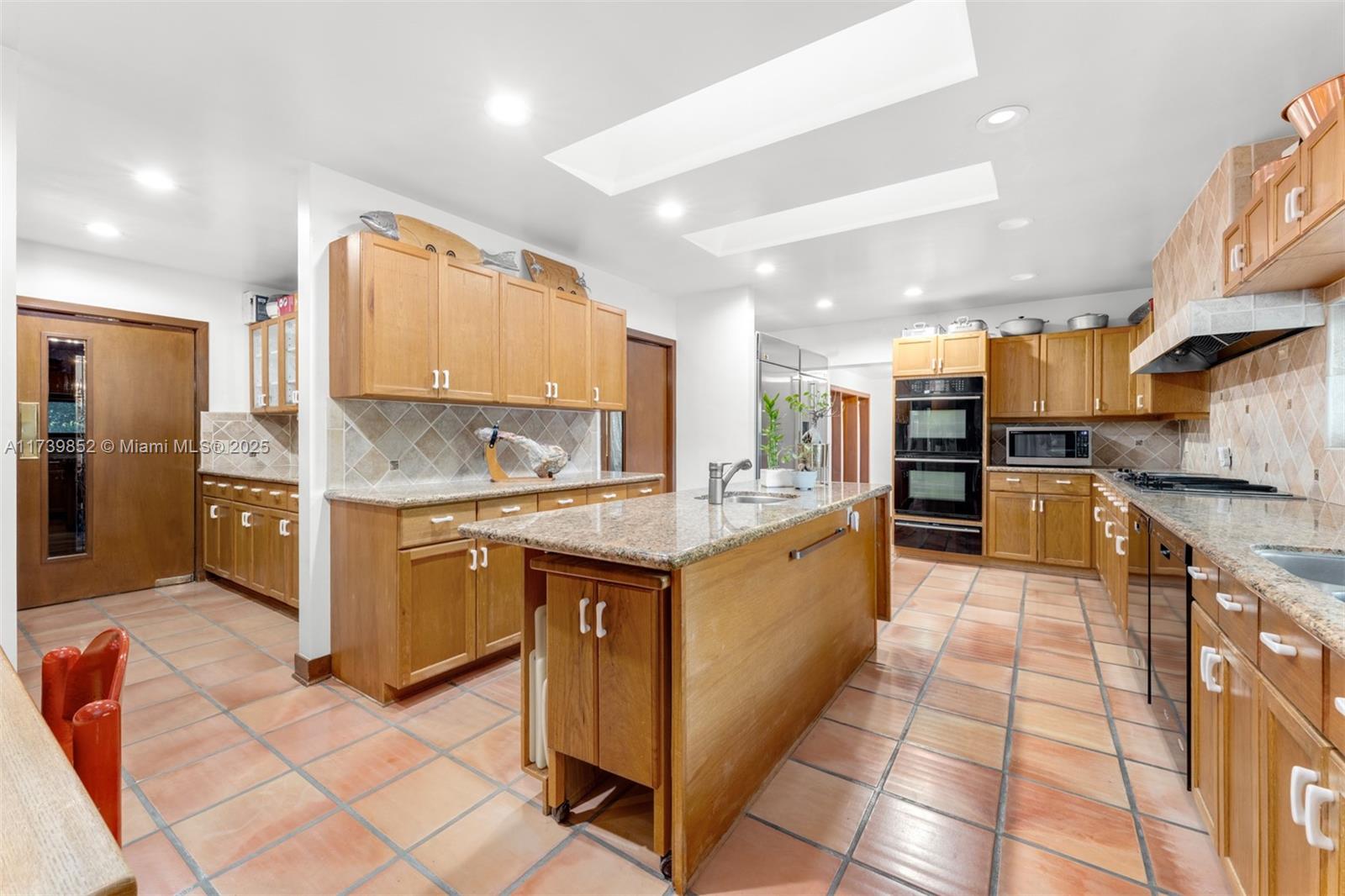 9490 Old Cutler Ln, Coral Gables FL 33156