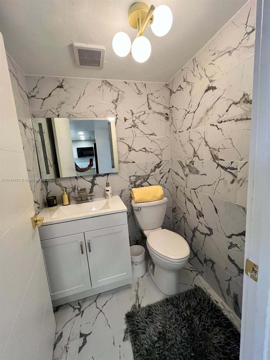540 Brickell Key Dr #728, Miami FL 33131
