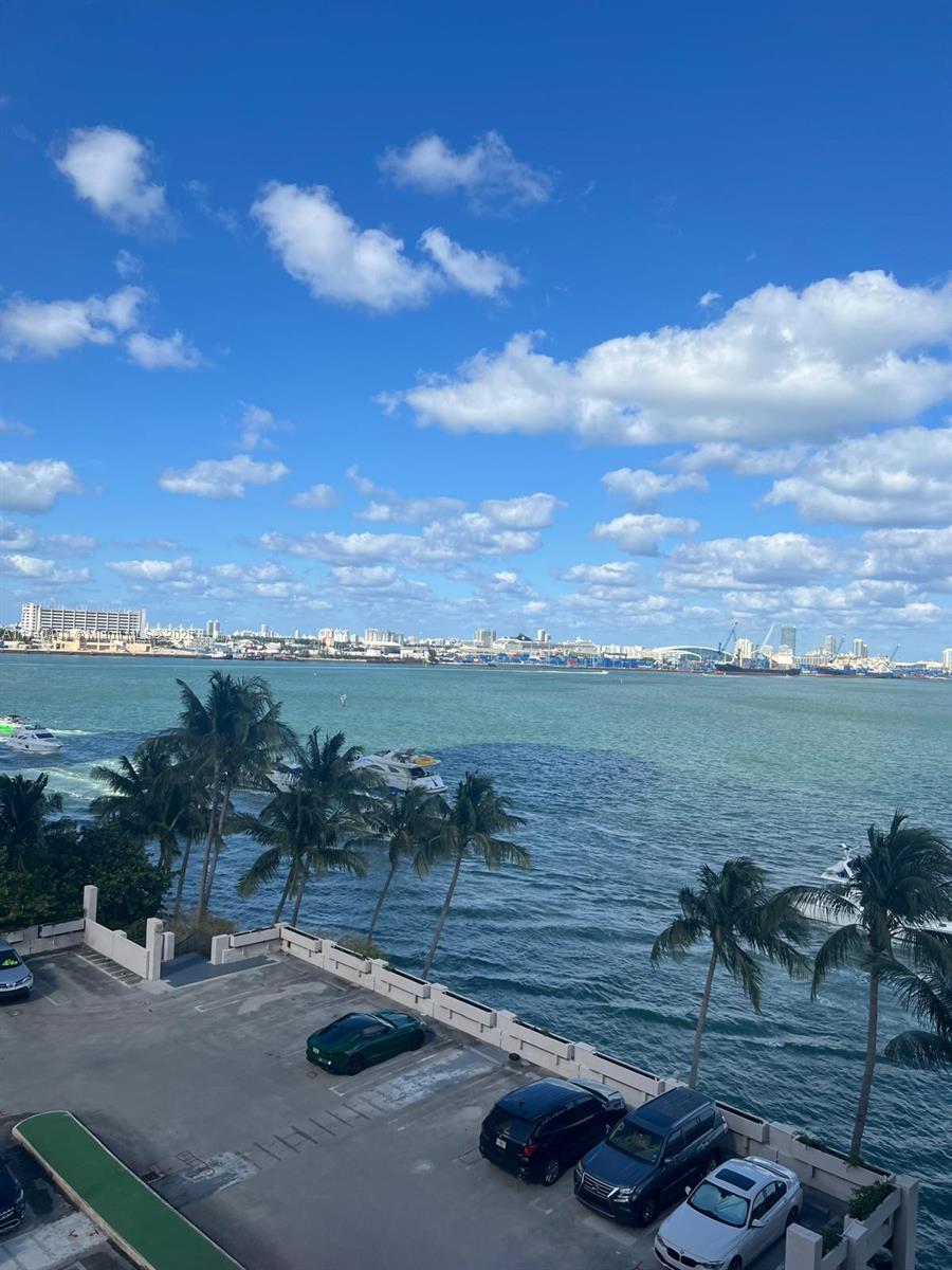 540 Brickell Key Dr #728, Miami FL 33131