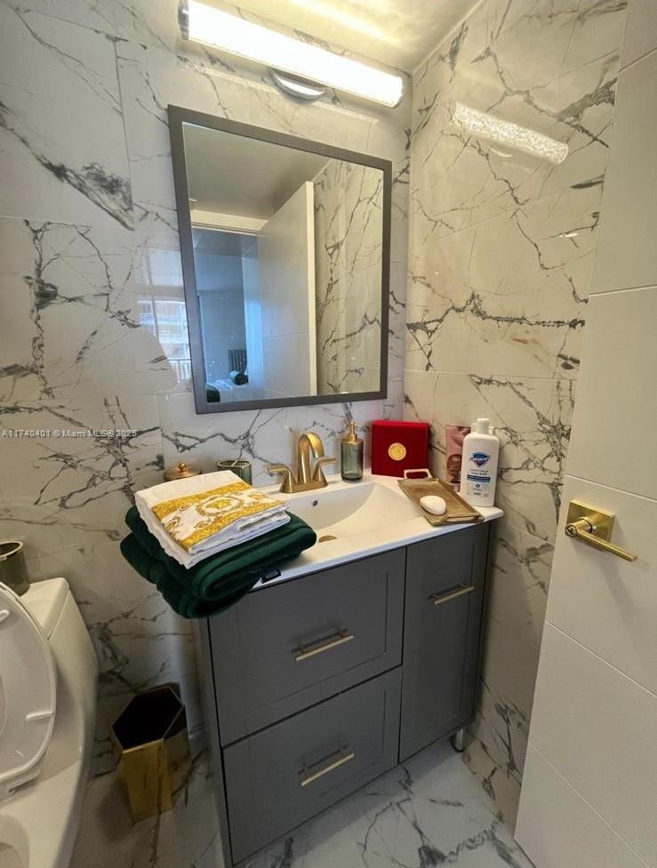 540 Brickell Key Dr #728, Miami FL 33131
