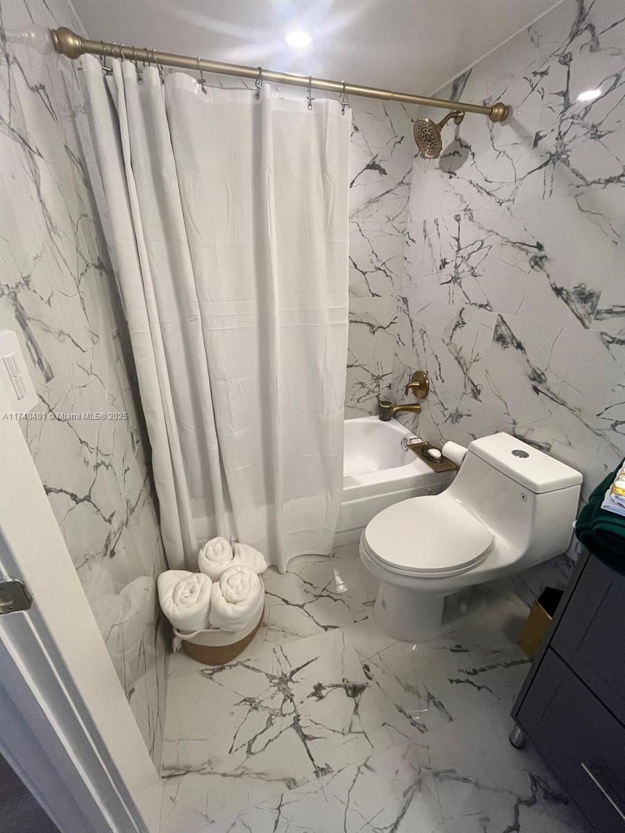 540 Brickell Key Dr #728, Miami FL 33131