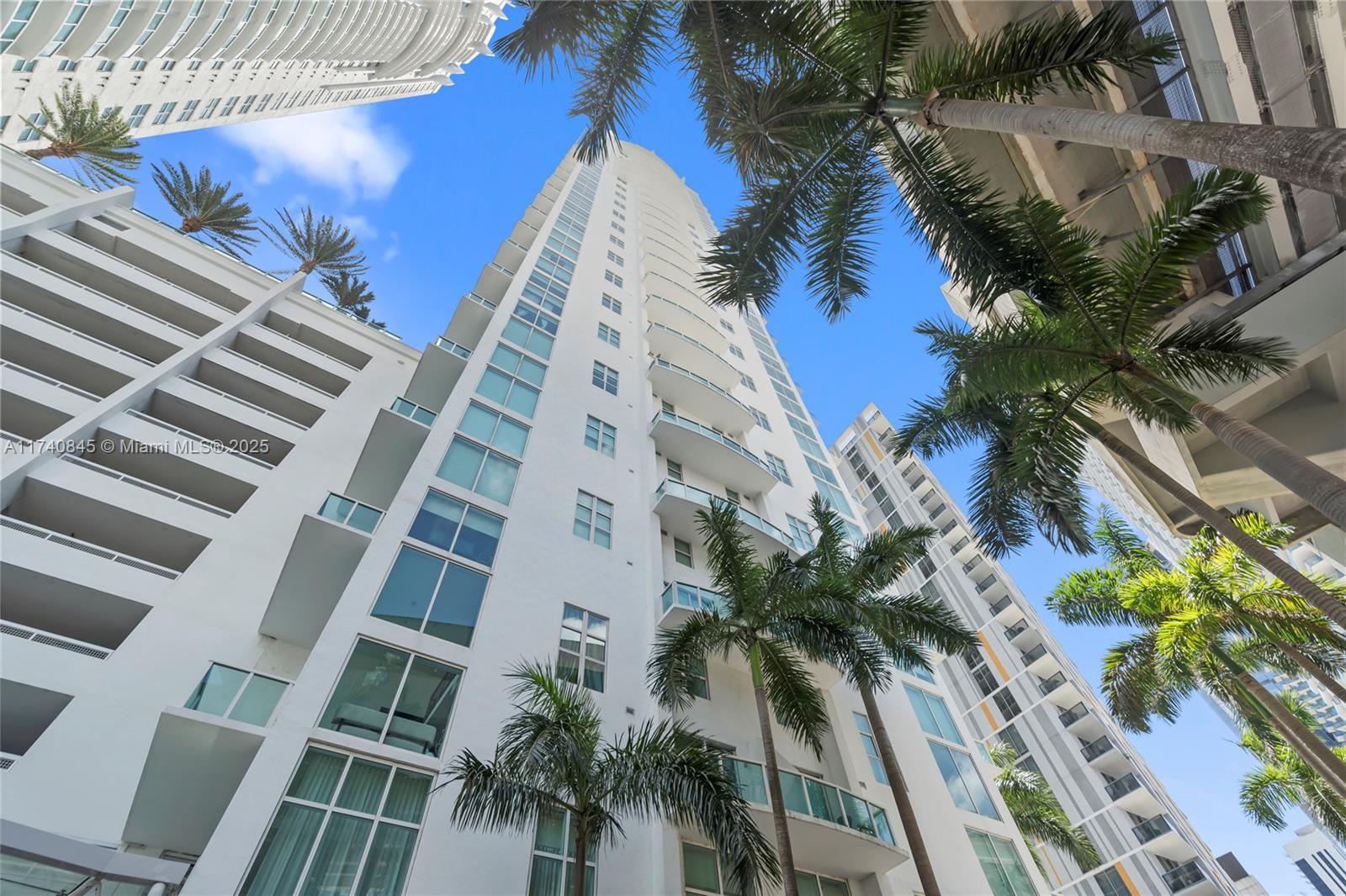 41 SE 5th St #802, Miami FL 33131