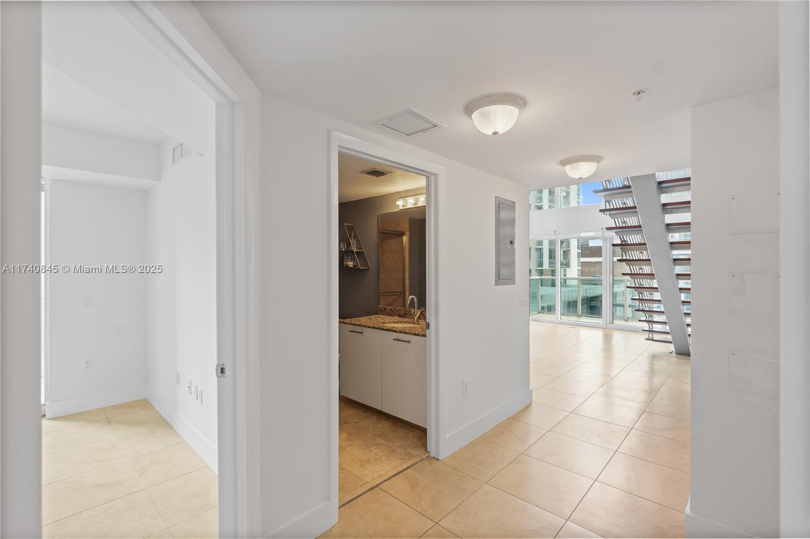 41 SE 5th St #802, Miami FL 33131