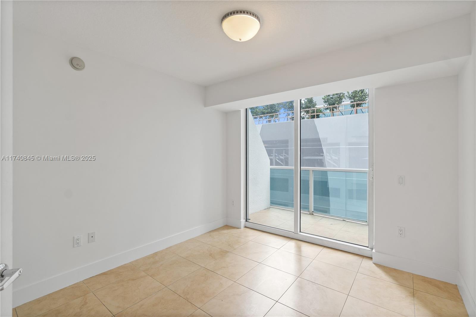 41 SE 5th St #802, Miami FL 33131