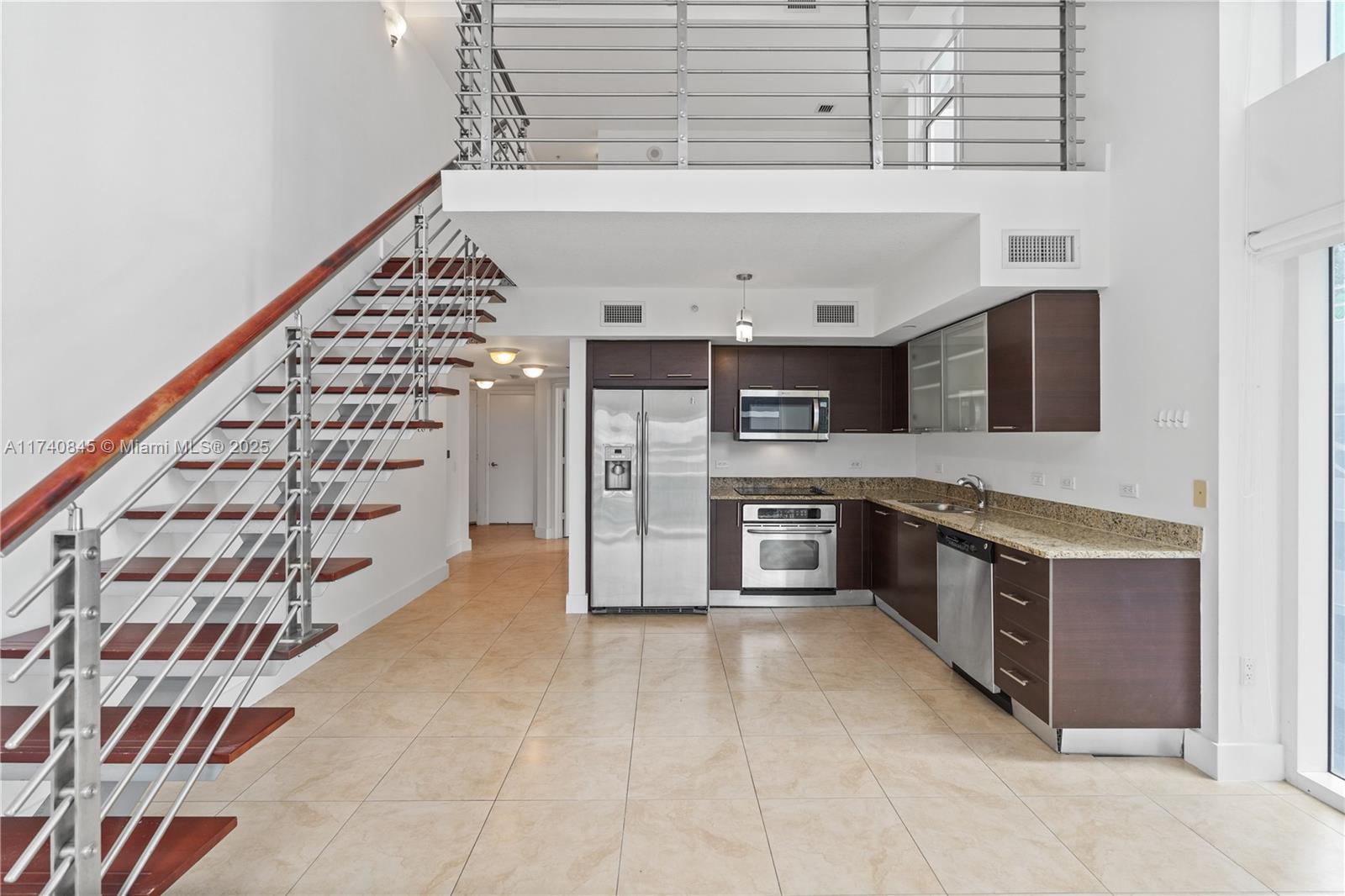 41 SE 5th St #802, Miami FL 33131