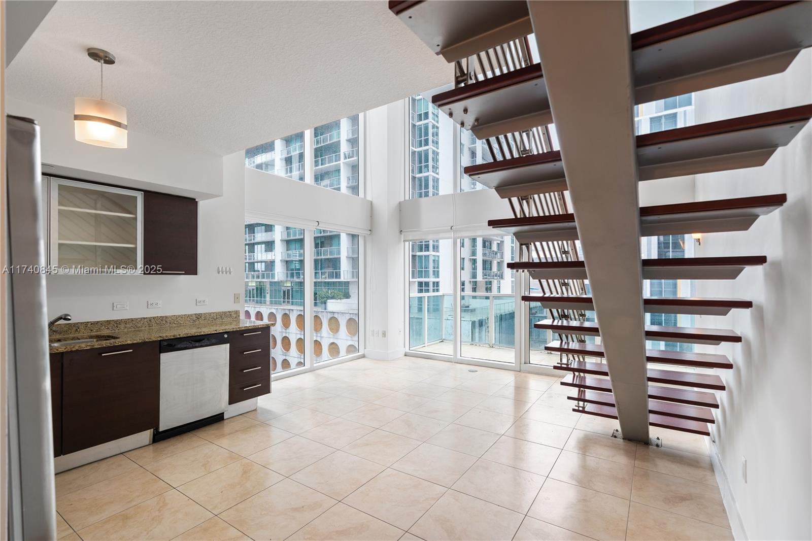 41 SE 5th St #802, Miami FL 33131