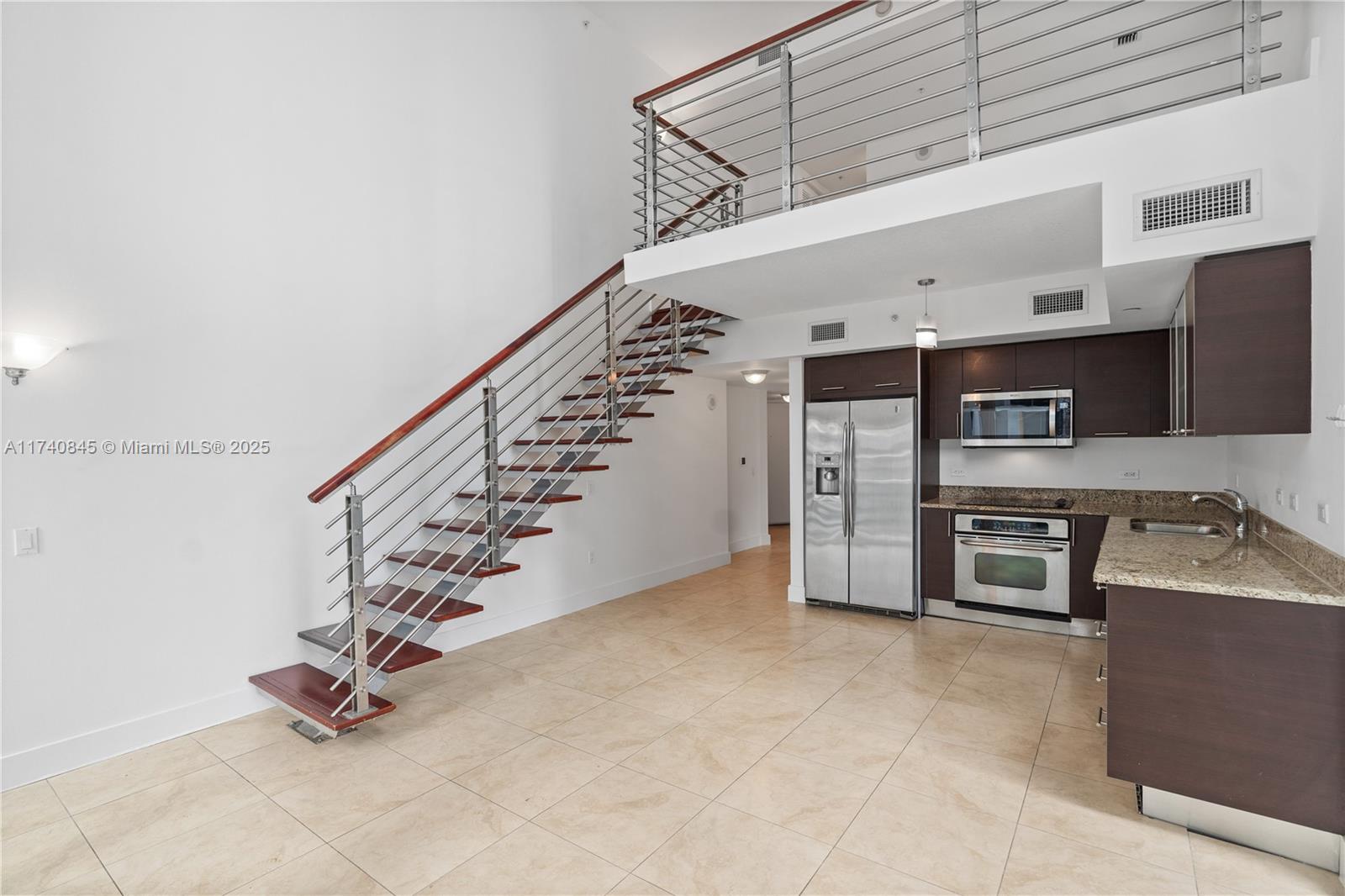 41 SE 5th St #802, Miami FL 33131
