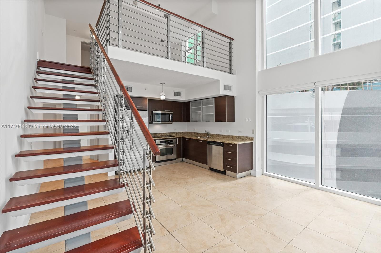 41 SE 5th St #802, Miami FL 33131