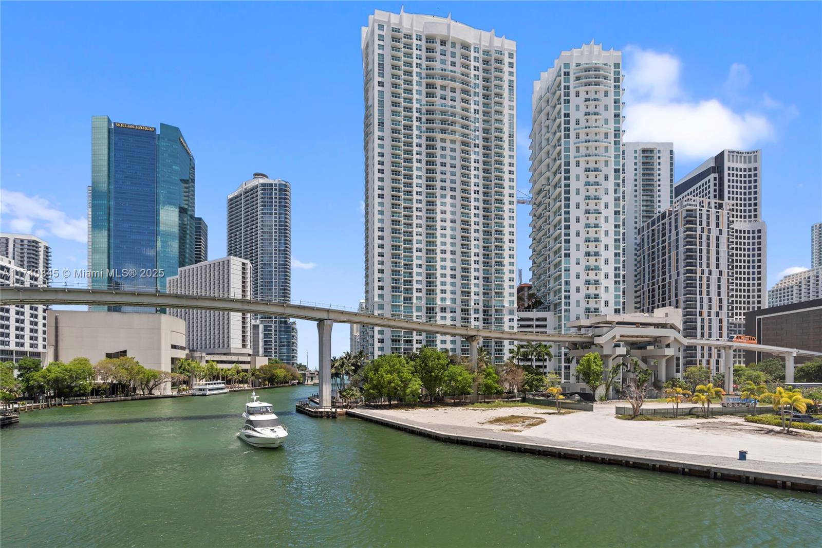 41 SE 5th St #802, Miami FL 33131