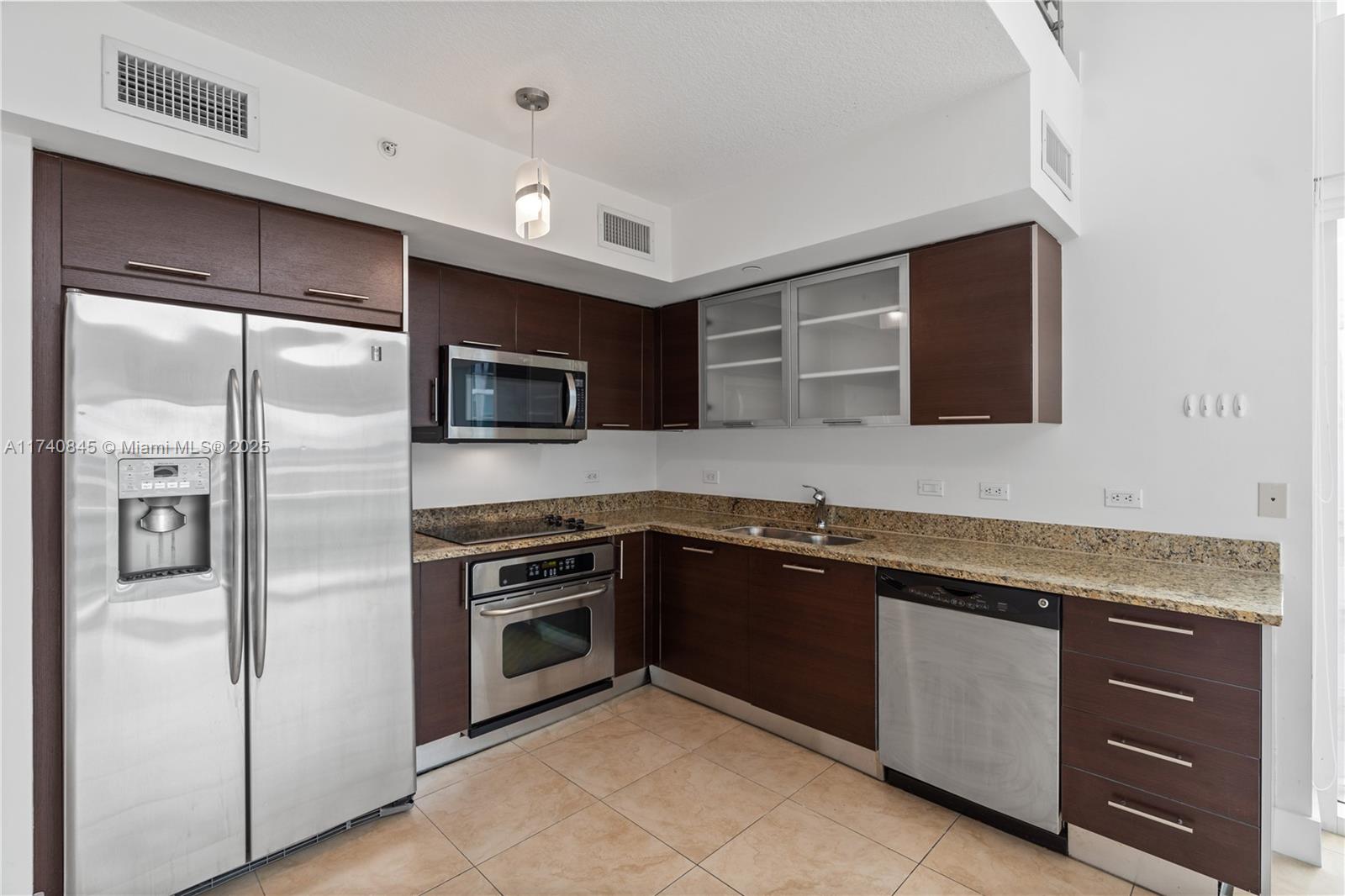 41 SE 5th St #802, Miami FL 33131
