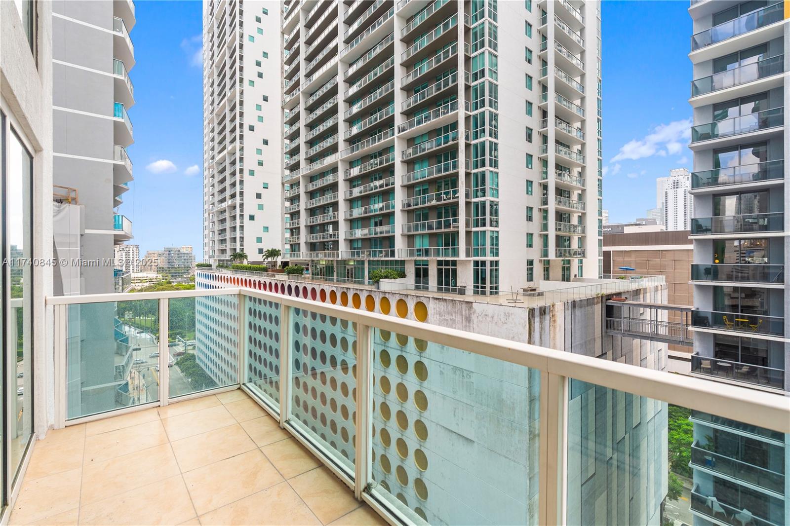 41 SE 5th St #802, Miami FL 33131
