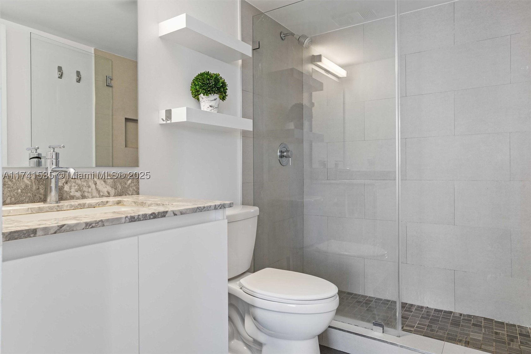 540 Brickell Key Dr #1519, Miami FL 33131