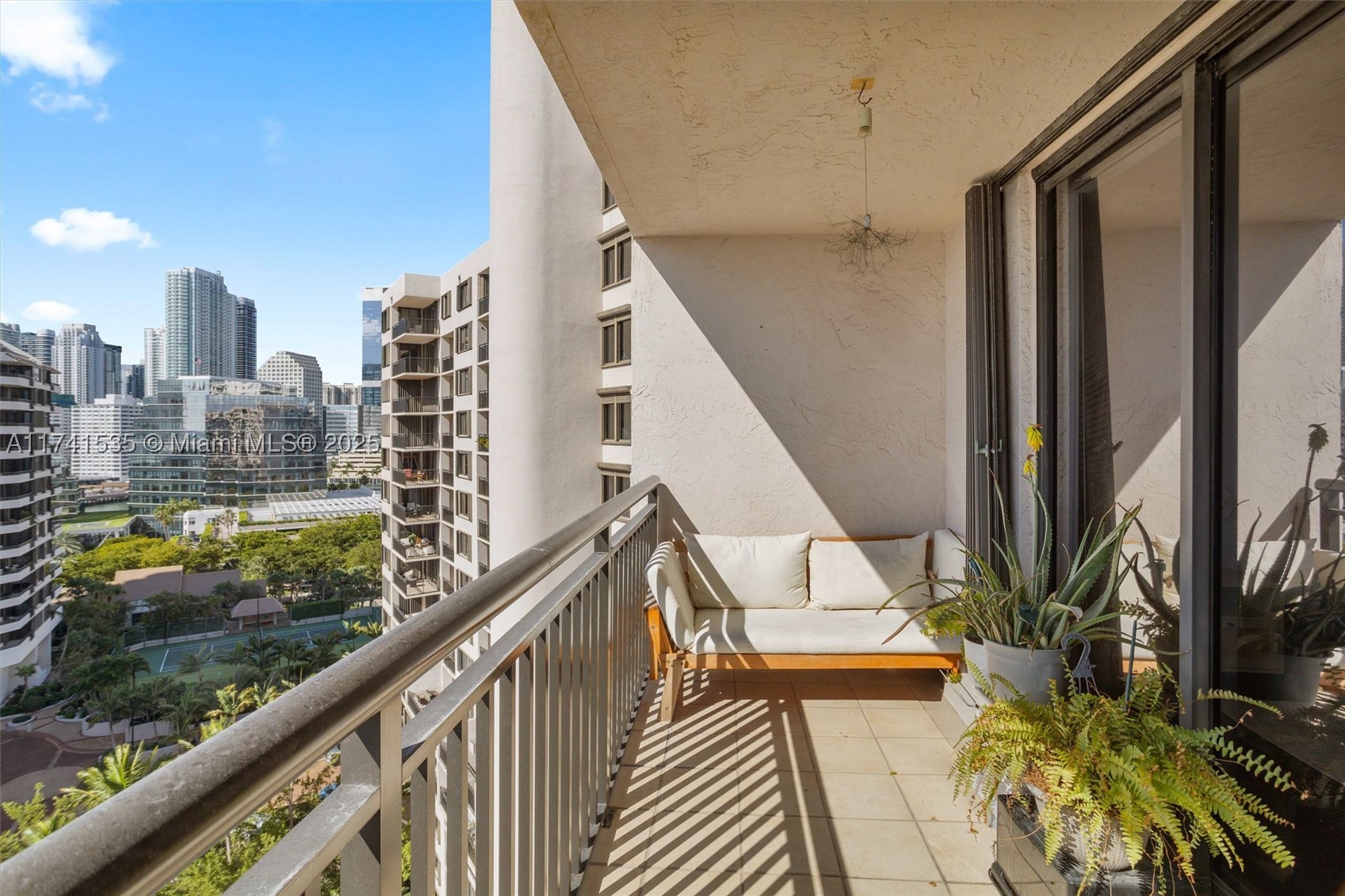 540 Brickell Key Dr #1519, Miami FL 33131