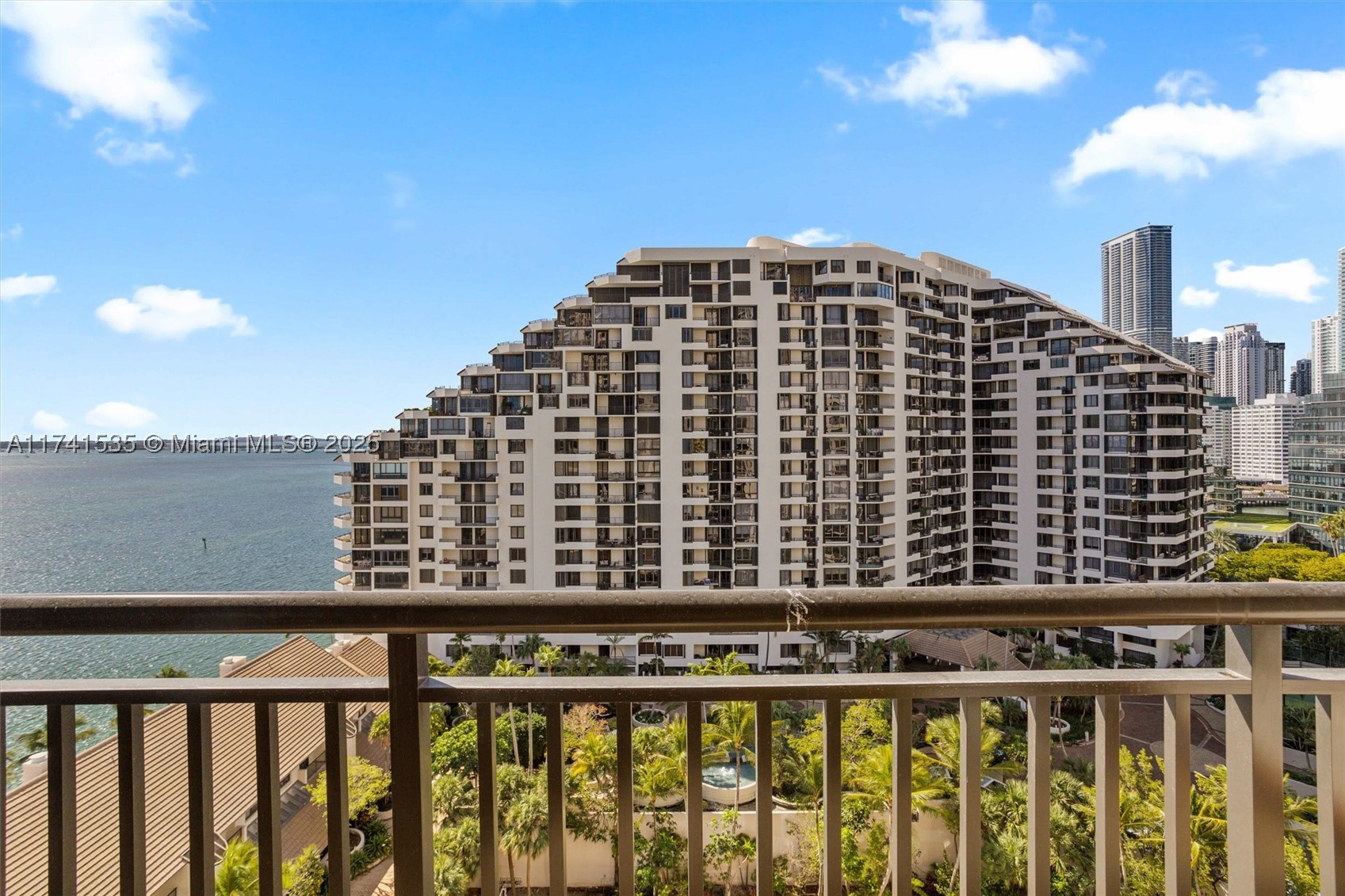 540 Brickell Key Dr #1519, Miami FL 33131