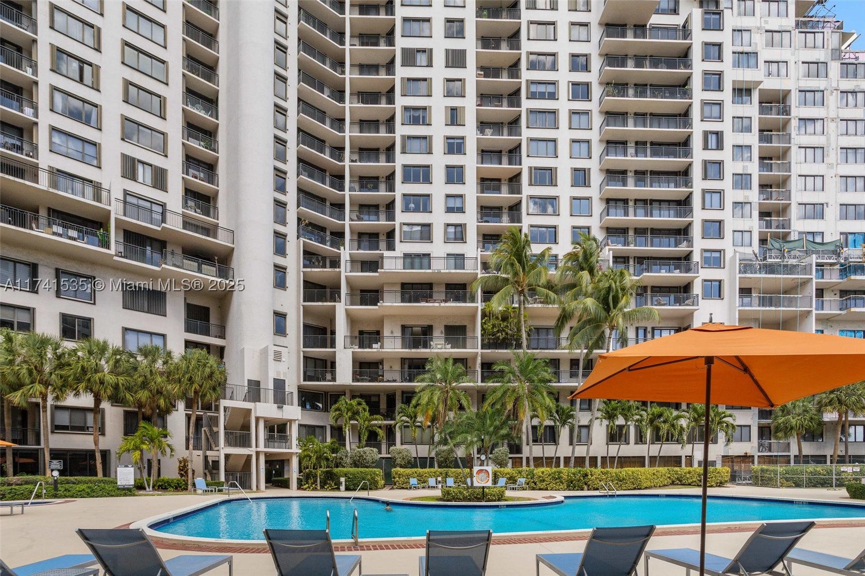 540 Brickell Key Dr #1519, Miami FL 33131