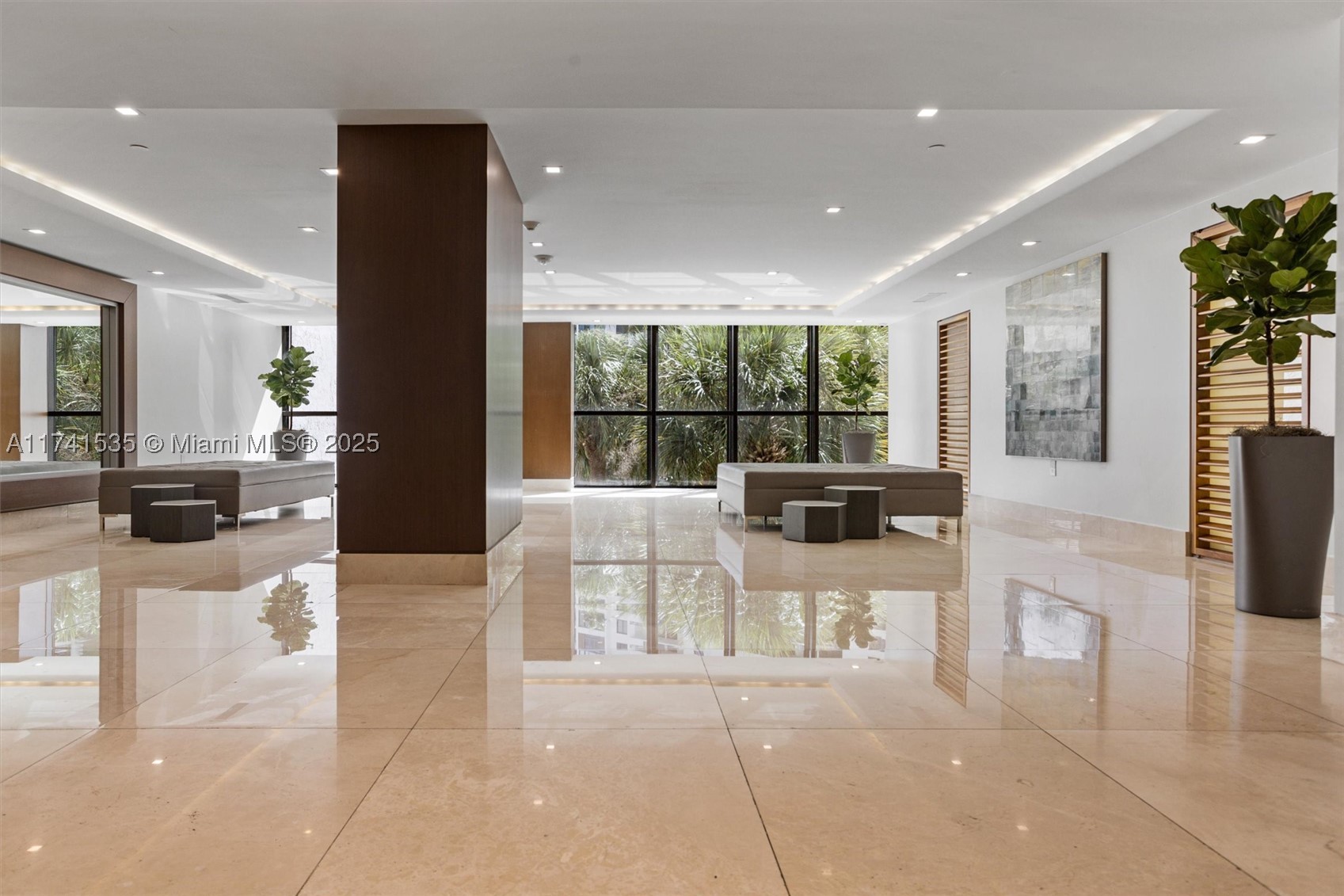 540 Brickell Key Dr #1519, Miami FL 33131