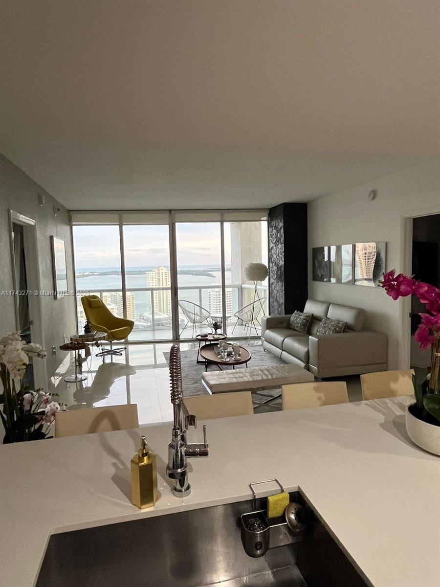 475 Brickell Ave #3207, Miami FL 33131