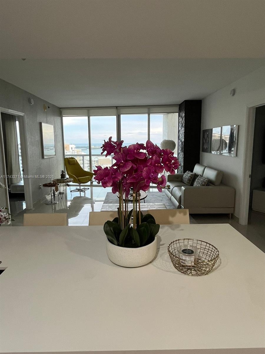475 Brickell Ave #3207, Miami FL 33131