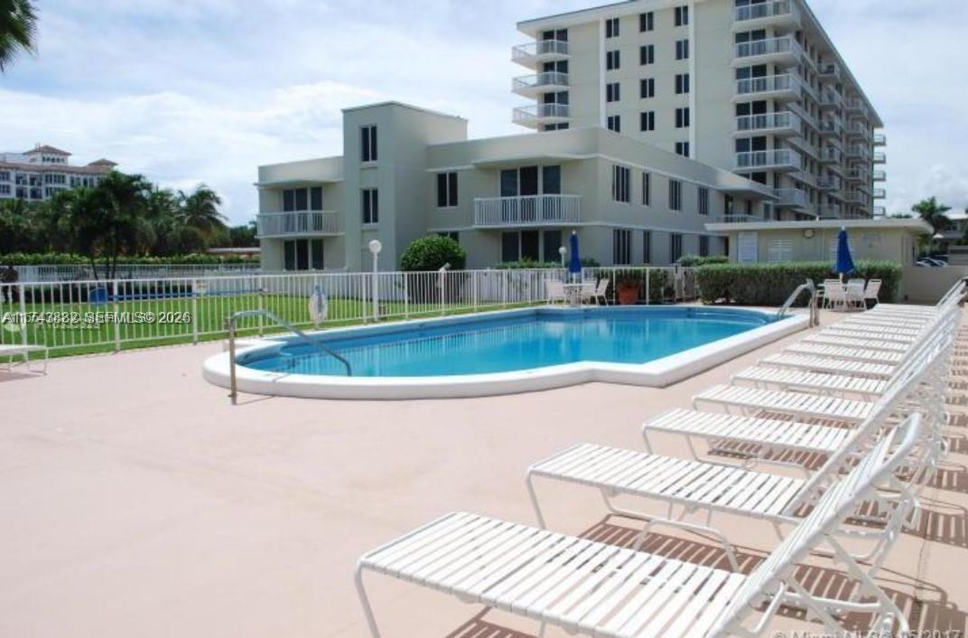 125 Ocean Ave #402, Palm Beach Shores FL 33404