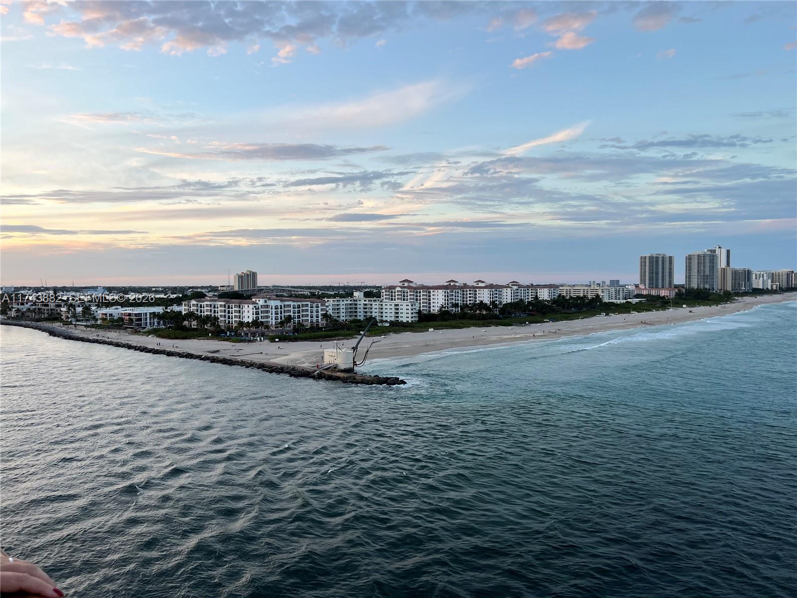 125 Ocean Ave #402, Palm Beach Shores FL 33404