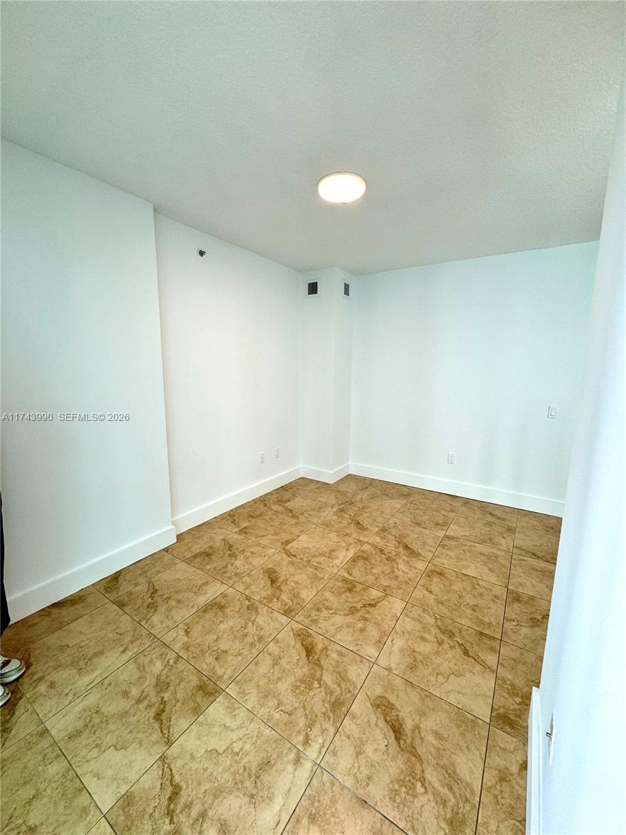 41 SE 5th St #808, Miami FL 33131