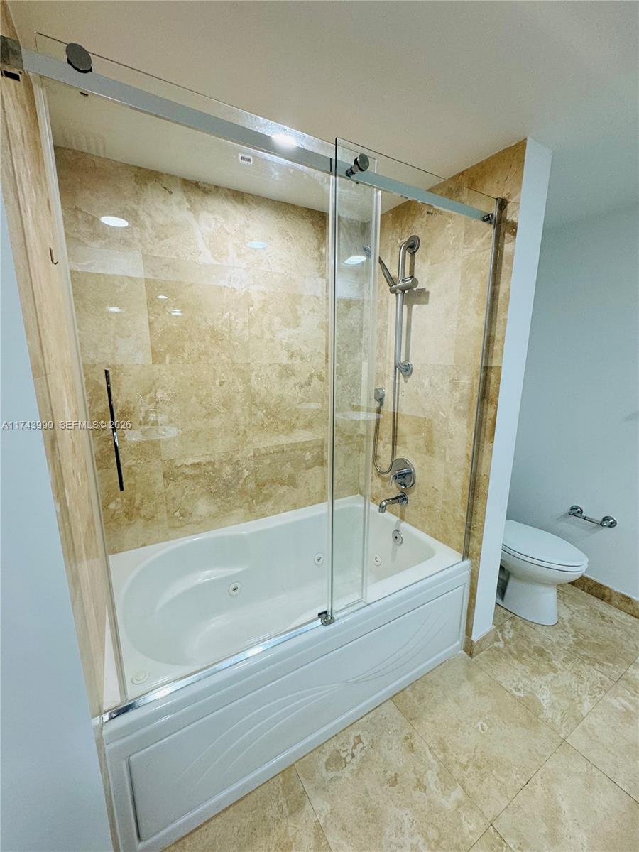 41 SE 5th St #808, Miami FL 33131