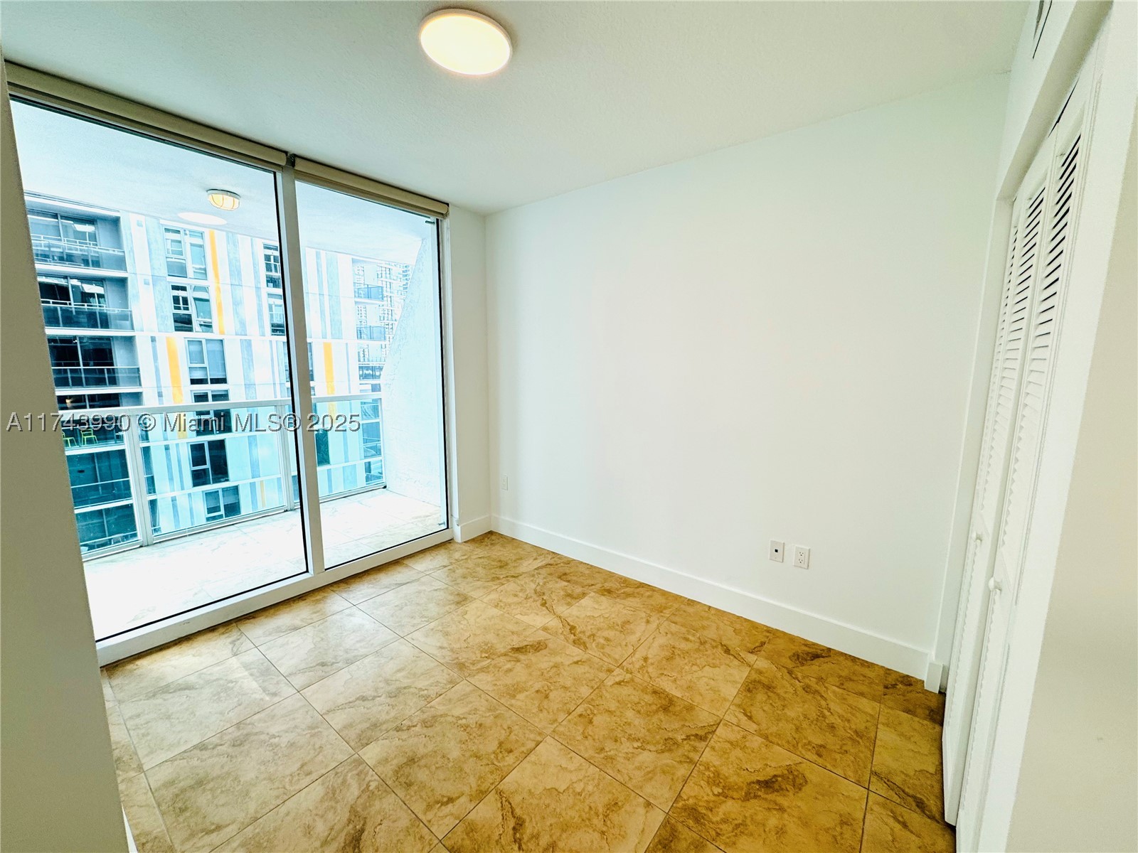 41 SE 5th St #808, Miami FL 33131