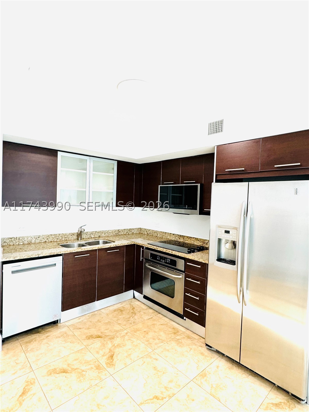 41 SE 5th St #808, Miami FL 33131