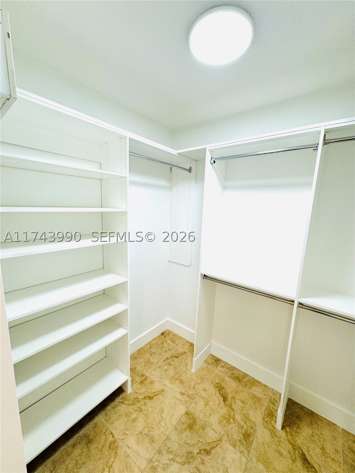 41 SE 5th St #808, Miami FL 33131