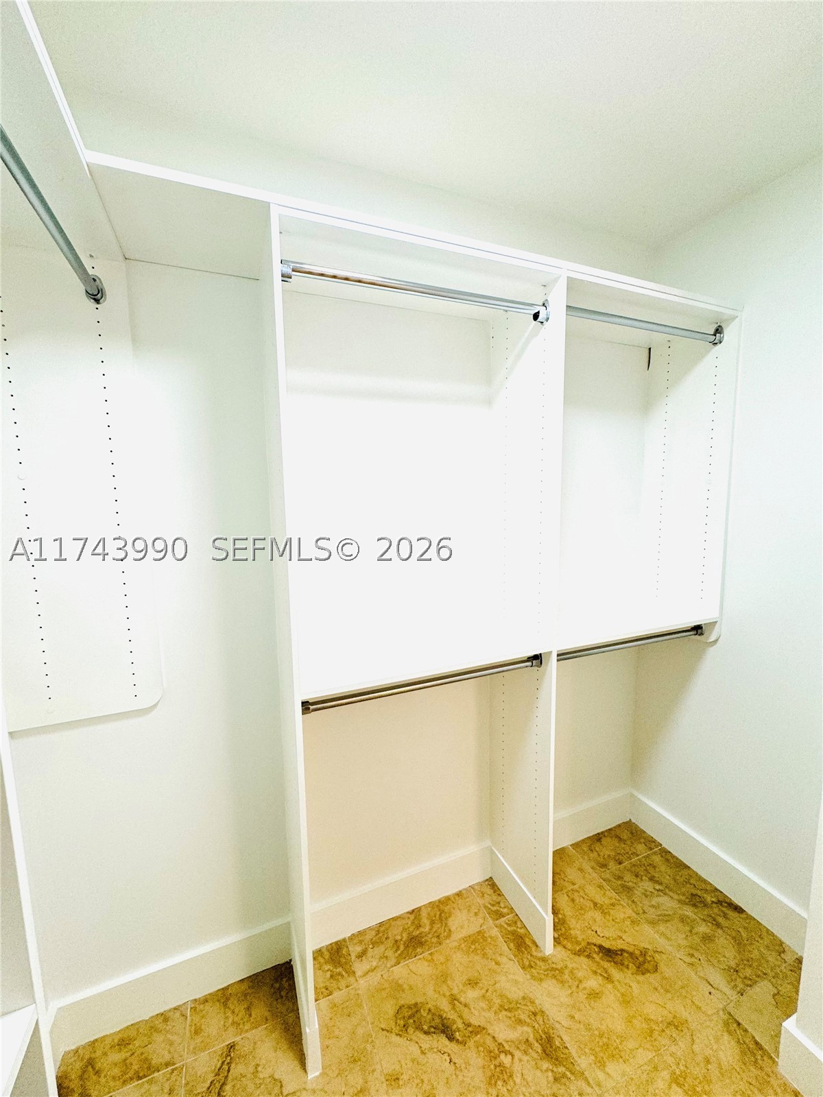 41 SE 5th St #808, Miami FL 33131